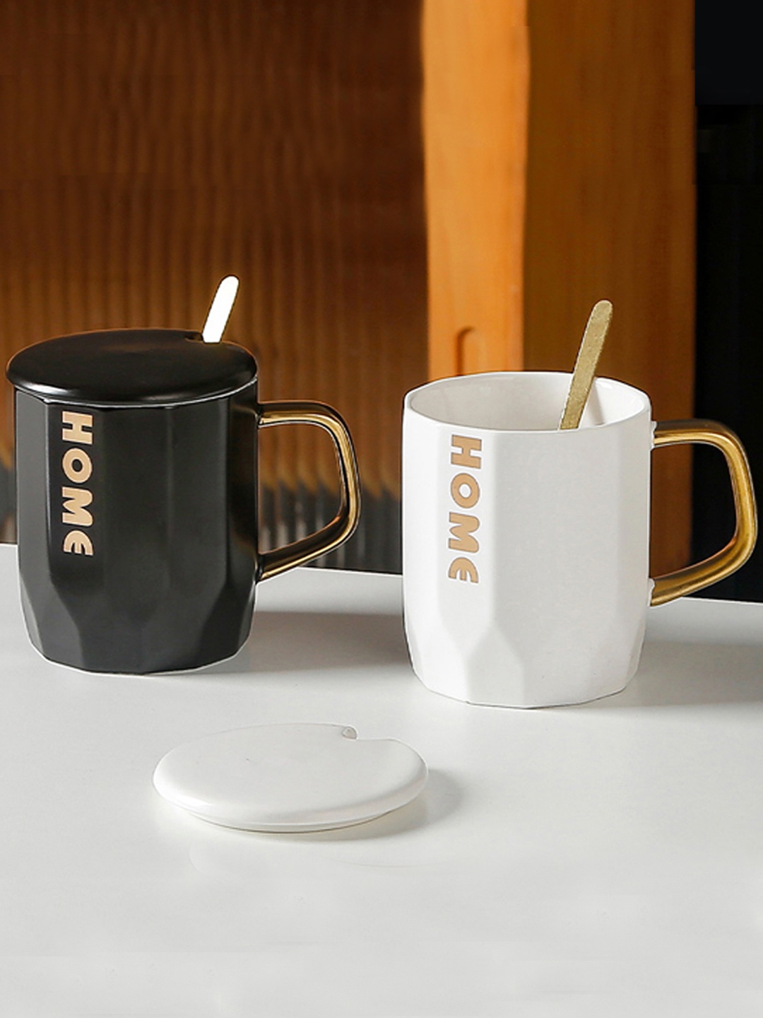 

BonZeaL Black & White 2 Pieces Ceramic Glossy Coffee Mugs 400 ml Each