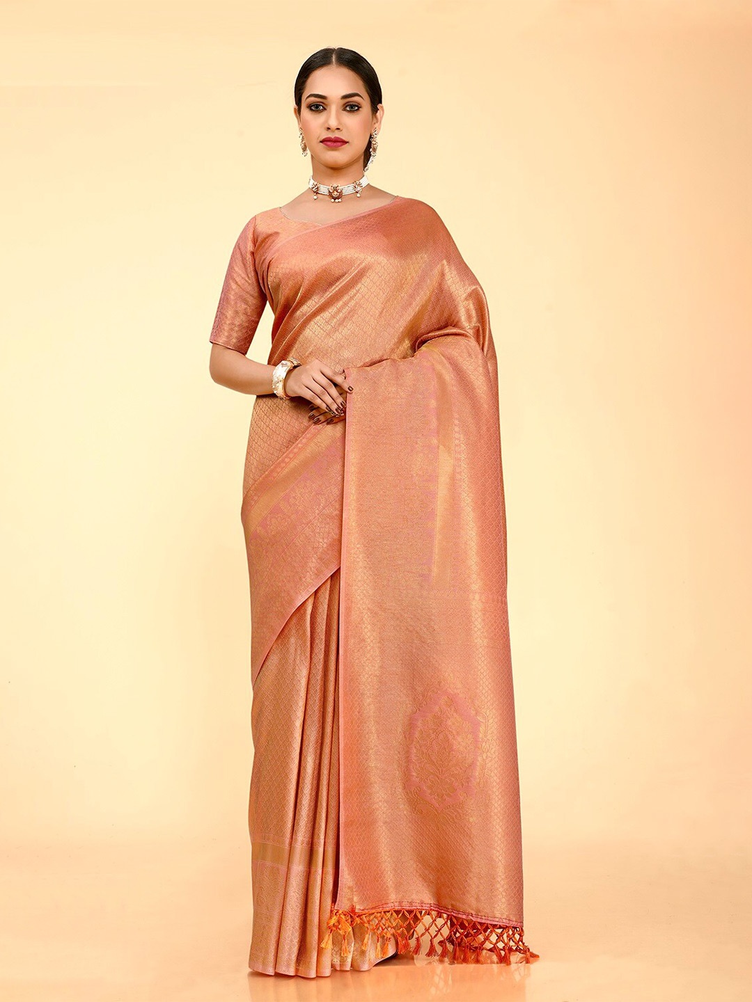 

FLOURIOUS Woven Design Zari Pure Silk Banarasi Saree, Peach