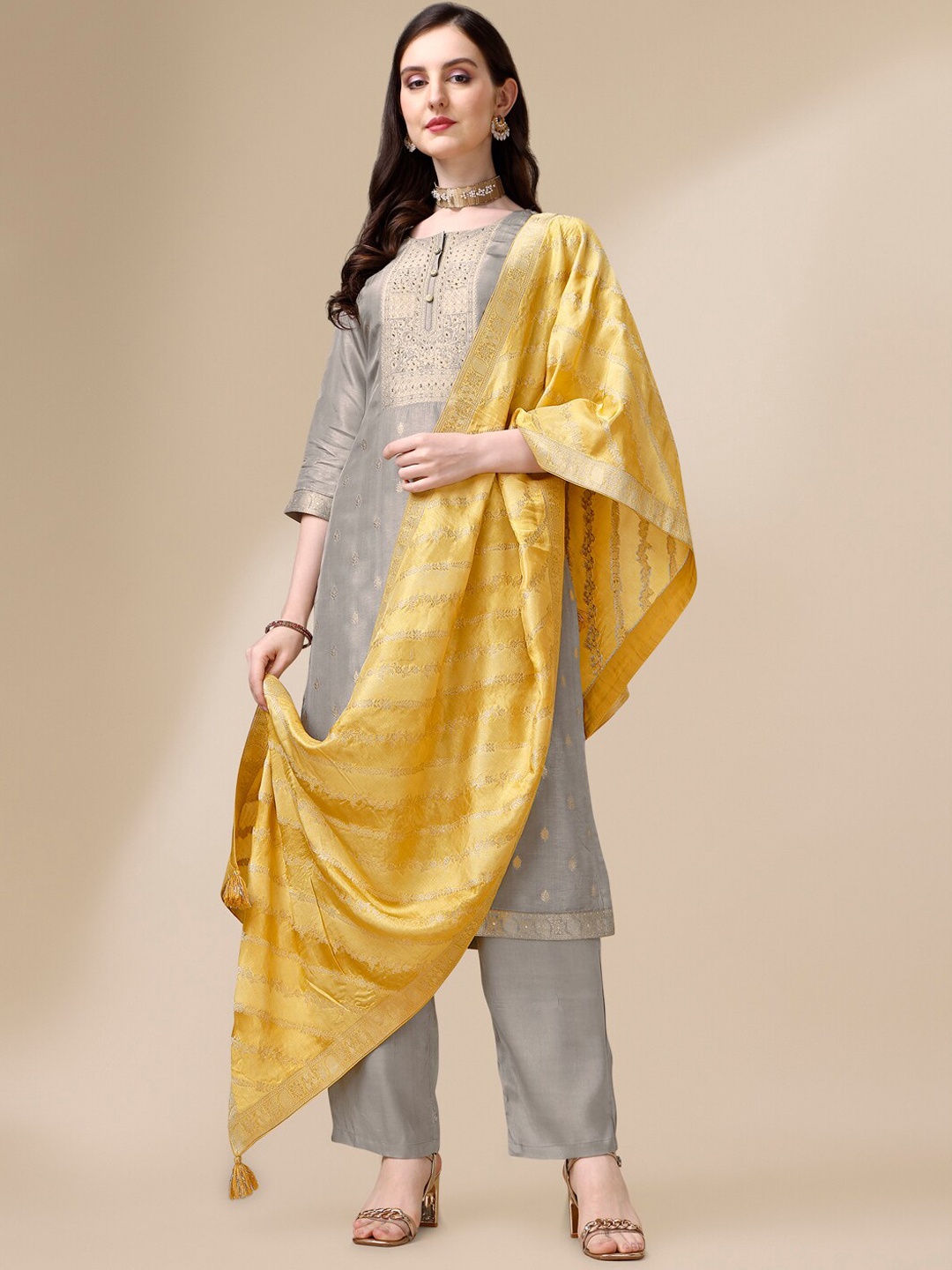 

Seerat Jacquard Silk Straight Kurta With Trousers And Rangkat Dupatta, Grey