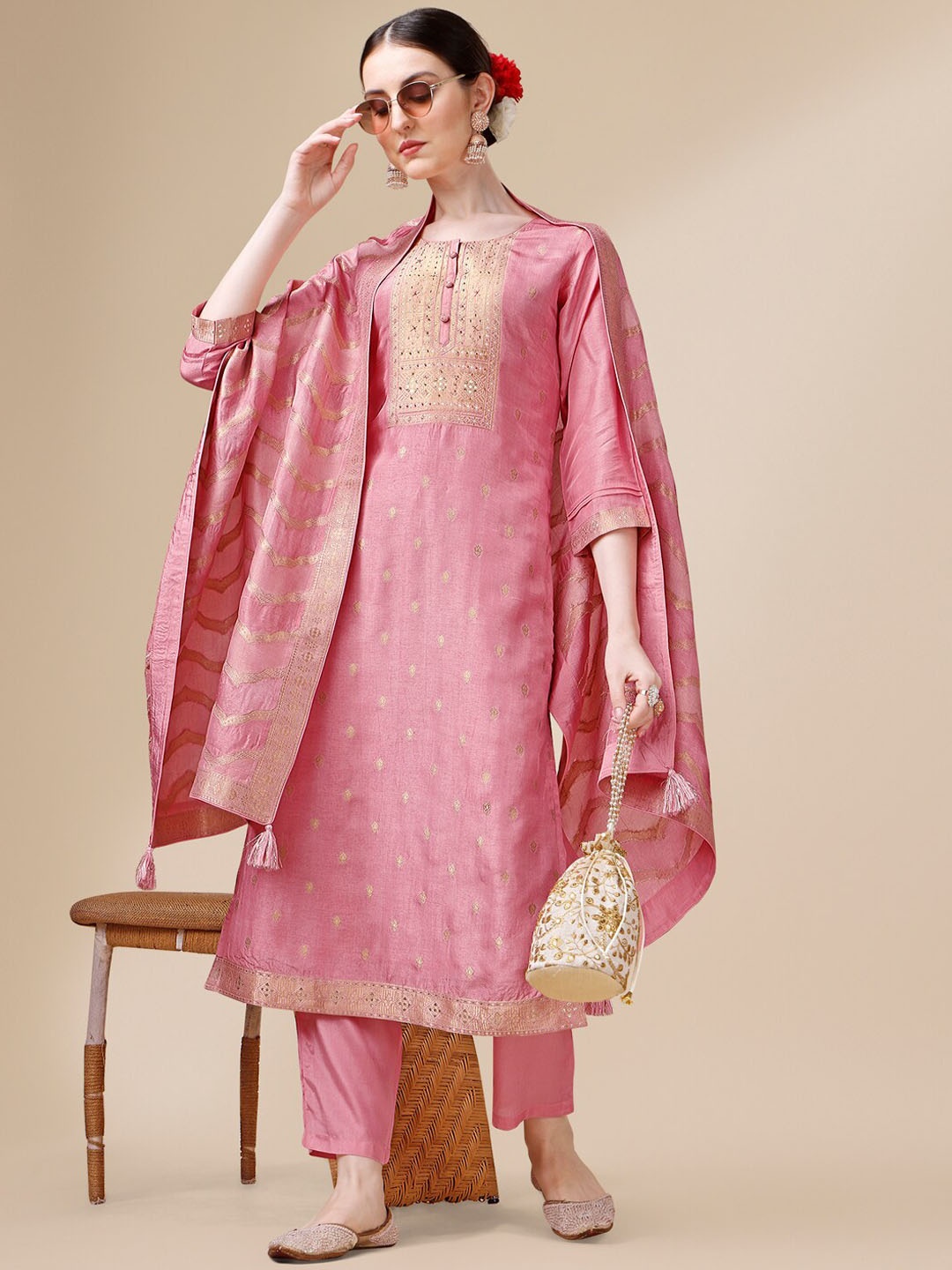 

Seerat Jacquard Silk Straight Kurta With Trousers And Rangkat Dupatta, Pink