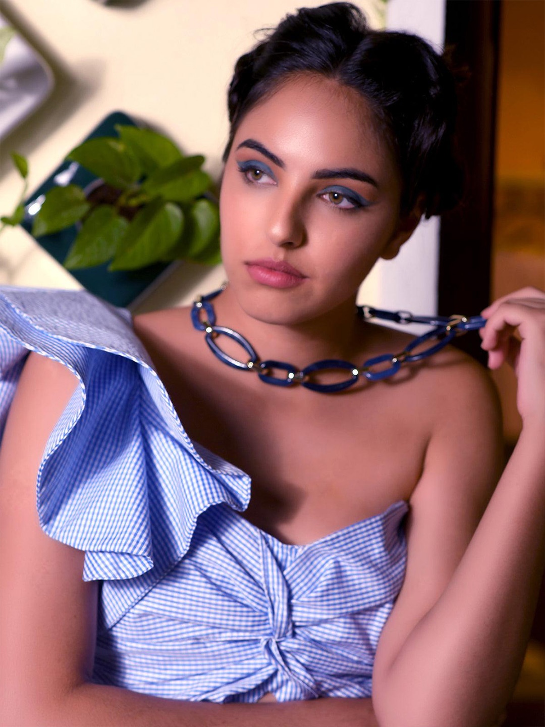 

ODETTE Loop Design Necklace, Navy blue