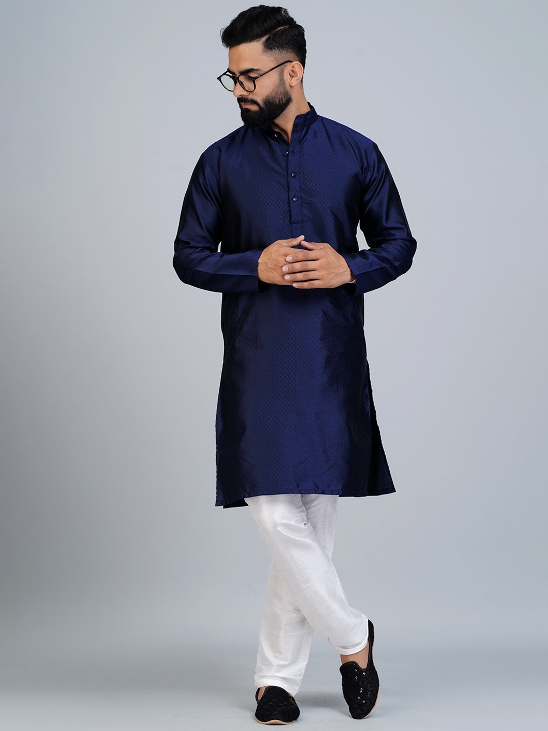 

Elepants Mandarin Collar Woven Design Kurta, Navy blue