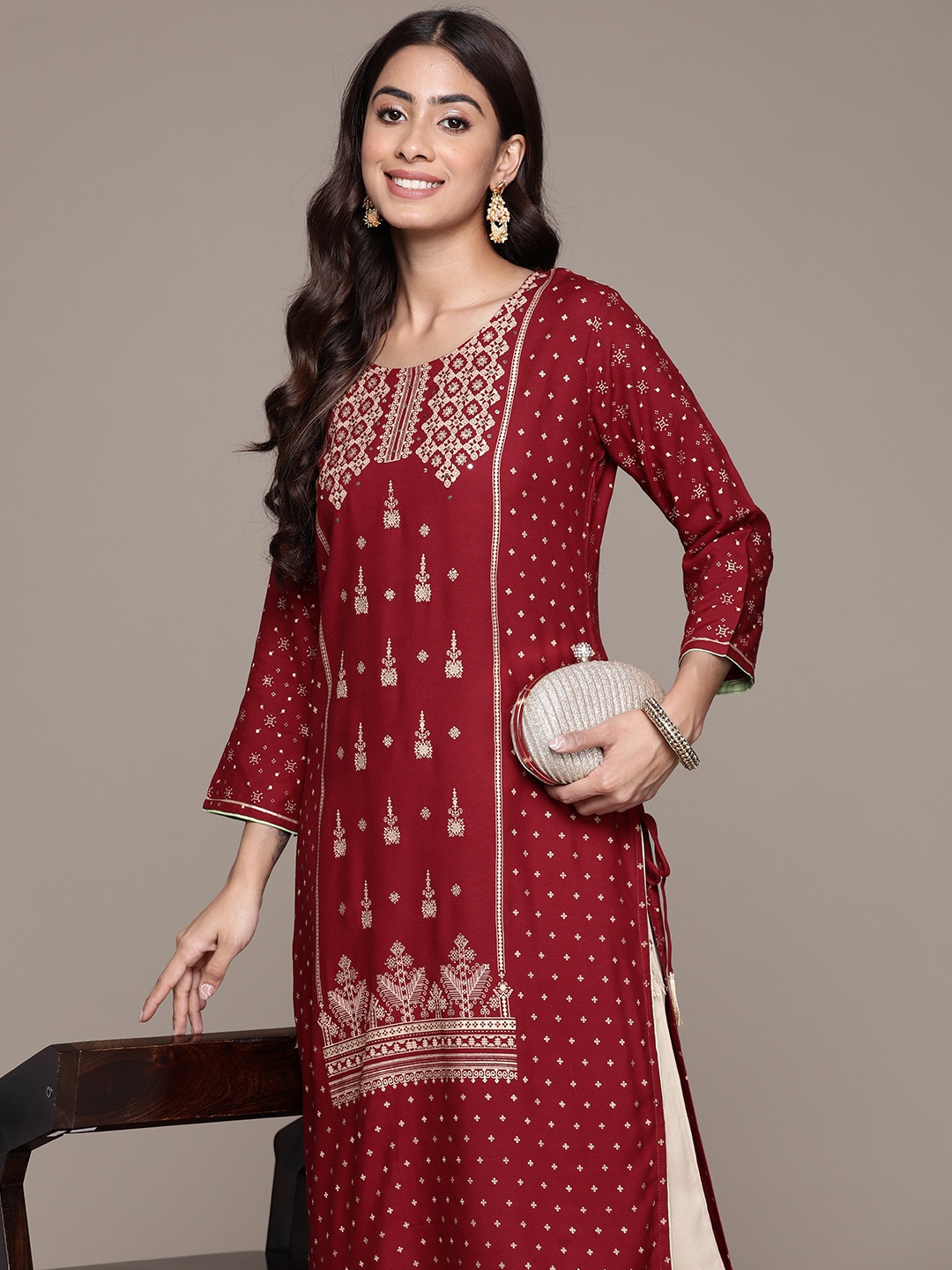 

Ishin Ethnic Motifs Printed Sequinned Kurta, Maroon