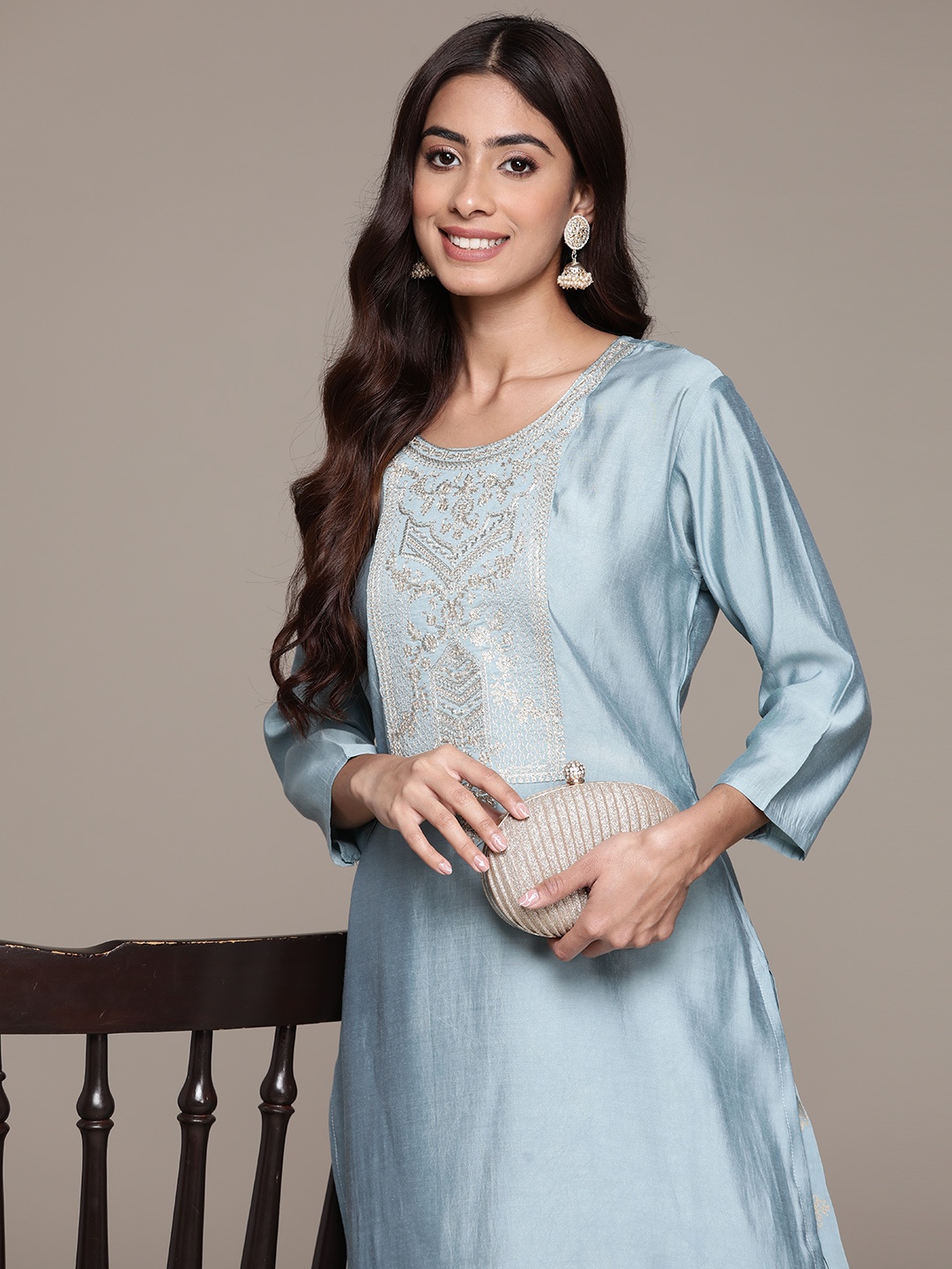 

Ishin Ethnic Motifs Embroidered Sequinned Kurta with Trousers, Blue