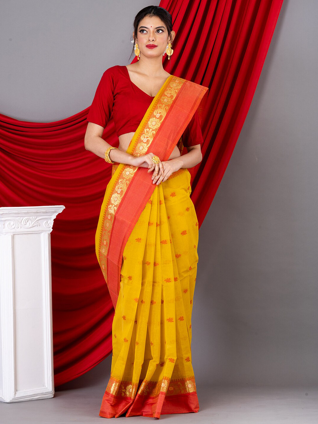 

Laa Calcutta Woven Design Zari Pure Cotton Taant Saree, Yellow