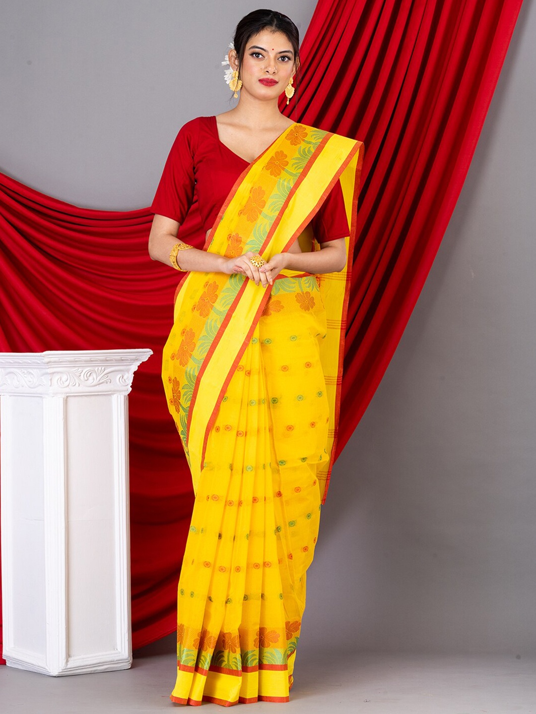 

Laa Calcutta Woven Design Pure Cotton Taant Saree, Yellow