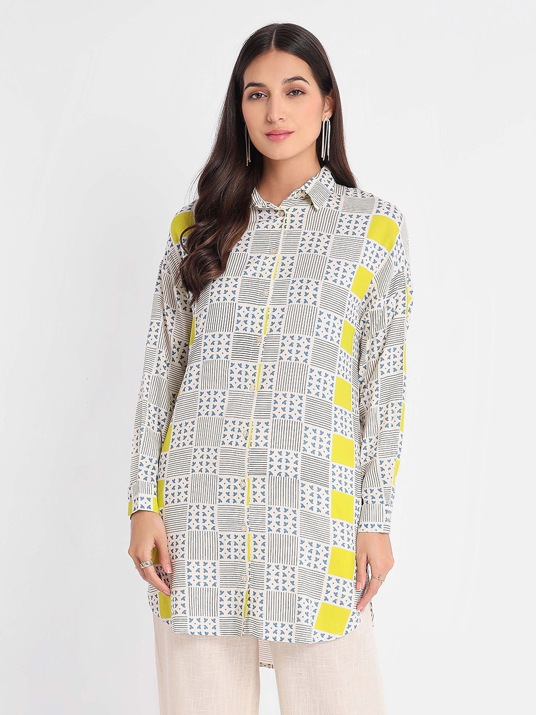 

Beyoung Abstract Printed Shirt Collar Pure Cotton Kurti, White