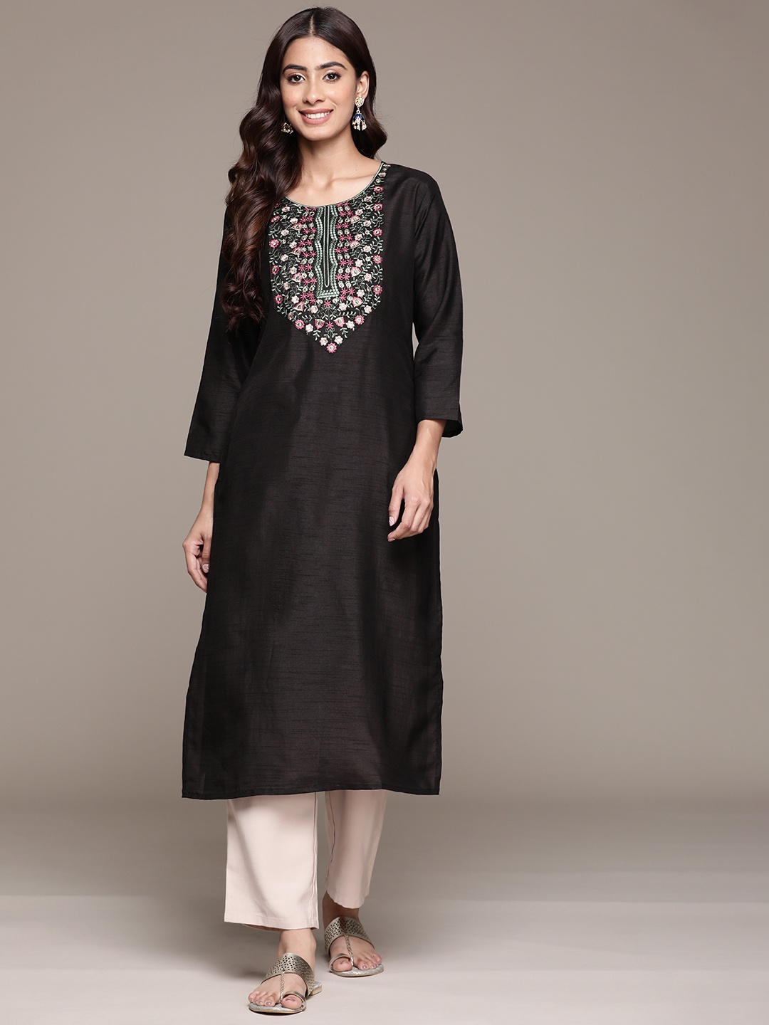 

Anubhutee Floral Embroidered Yoke Design Kurta, Black