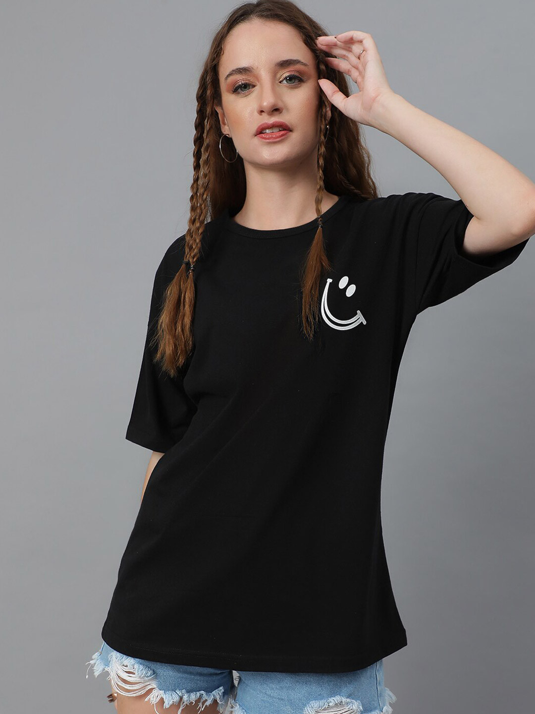 

Kotty Graphic Printed Round Neck Drop-Shoulder Sleeves Pure Cotton Oversized T-shirt, Black
