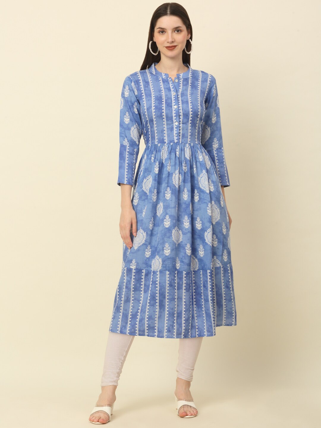 

Anouk Blue & white Floral Printed Mandarin Collar A-Line Kurta