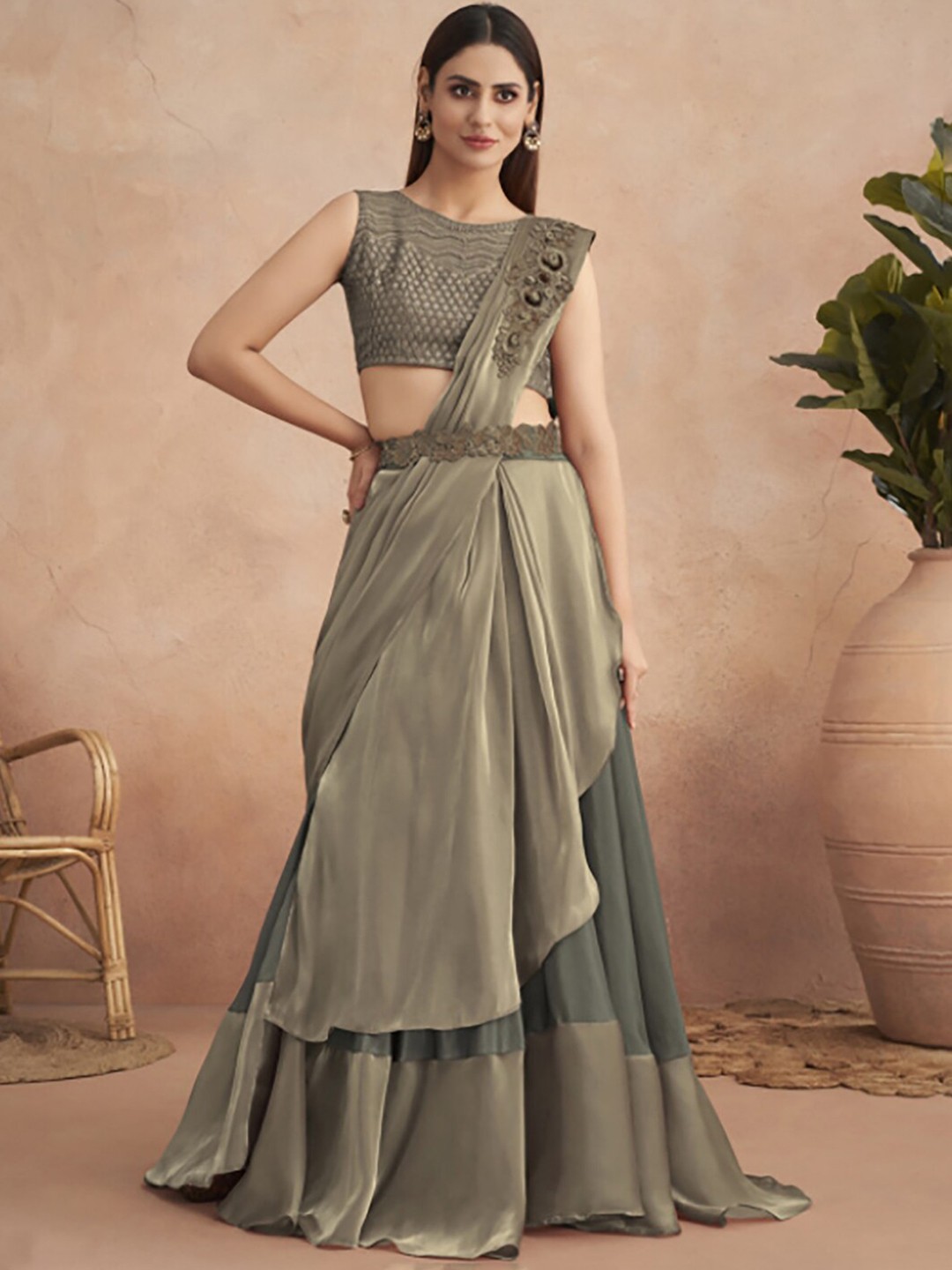 

Mitera Sea Green Floral Embroidered Saree