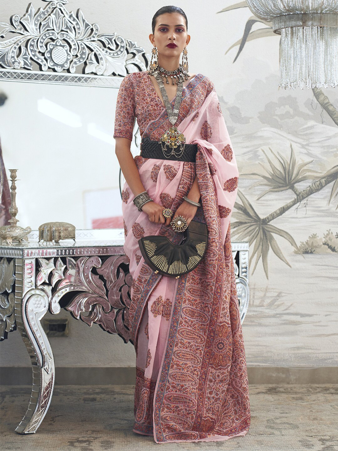 

Mitera Ethnic Motifs Woven Design Silk Blend Banarasi Saree, Pink