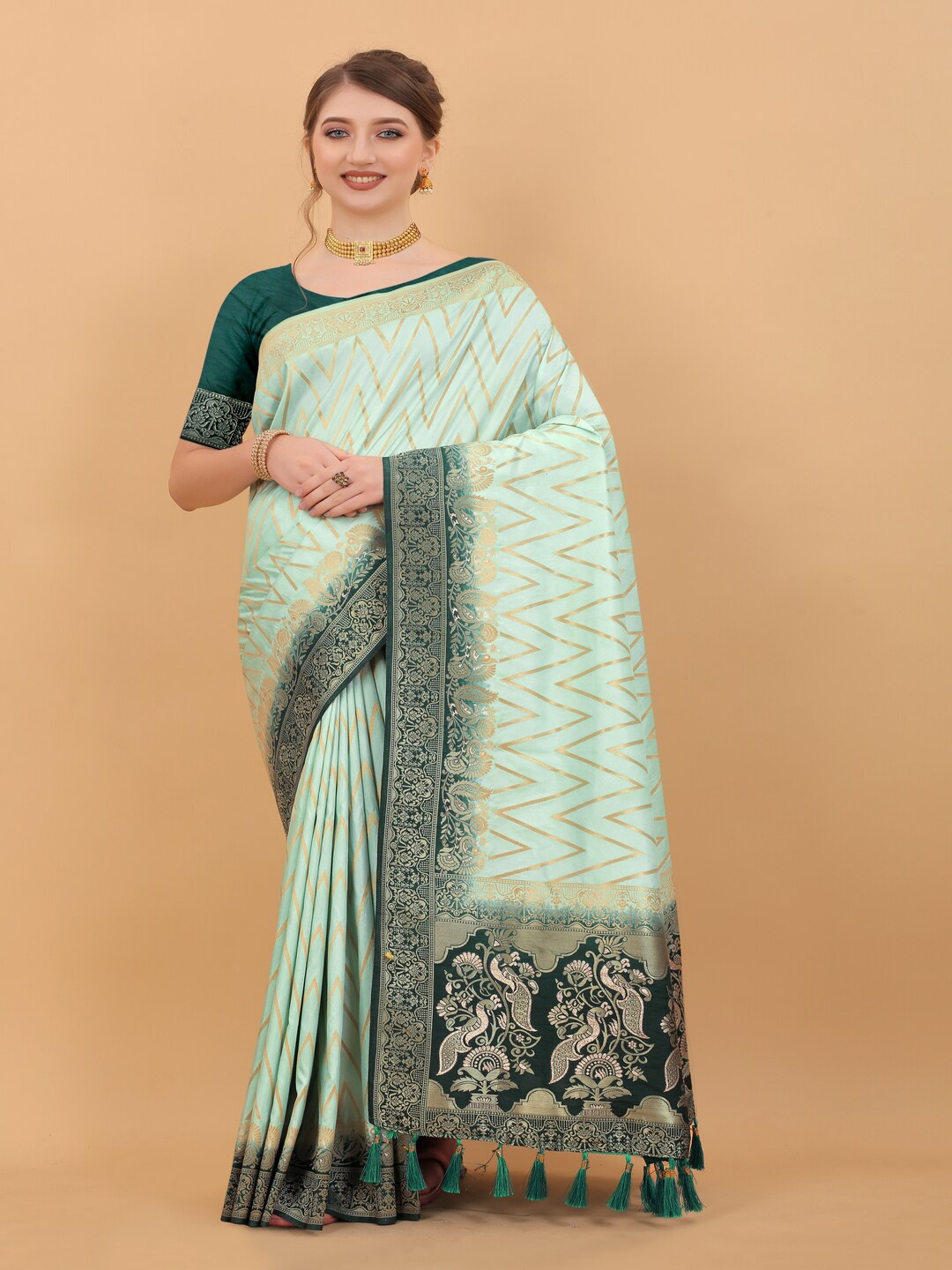 

MOKSHA DESIGNS Woven Design Zari Pure Silk Banarasi Saree, Green