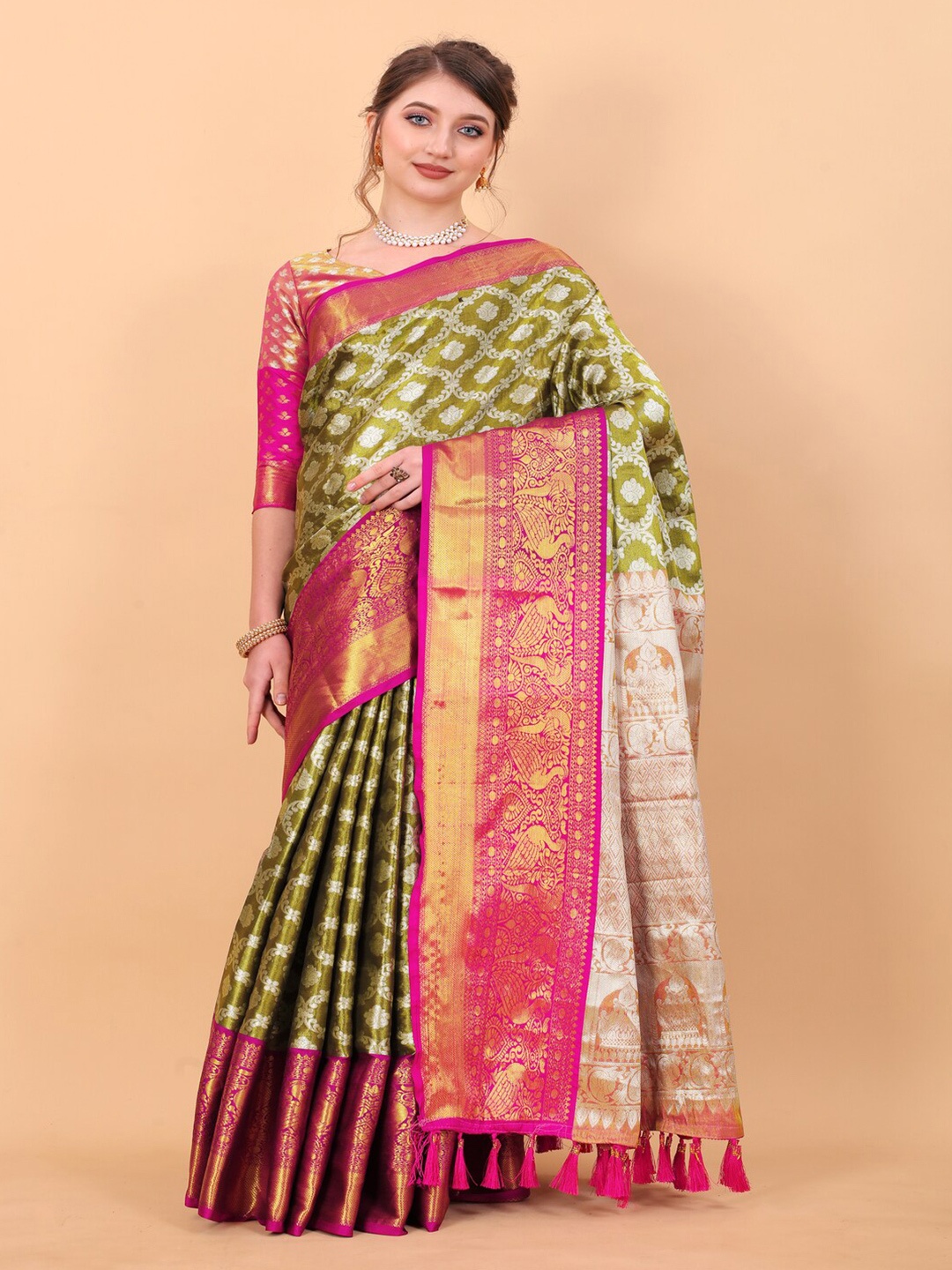 

MOKSHA DESIGNS Woven Design Zari Detailed Pure Silk Banarasi Saree, Green