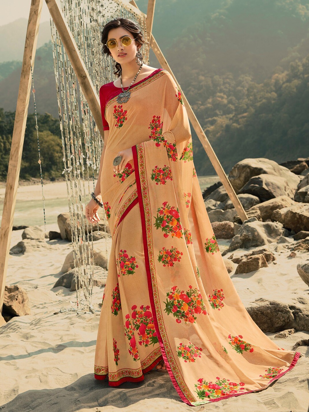 

KALINI Floral Printed Pure Georgette Saree, Yellow