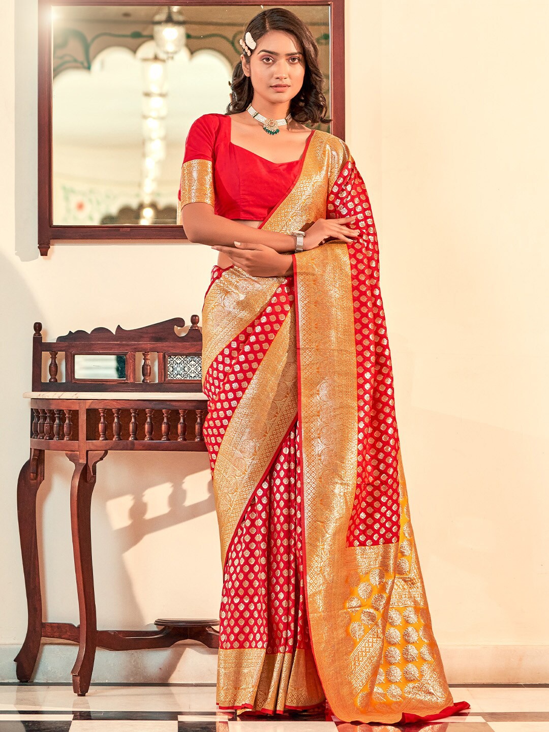 

KARAGIRI Woven Design Zari Banarasi Saree, Red