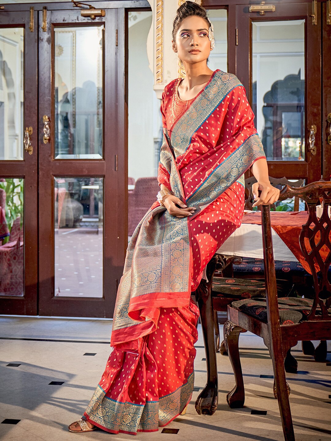 

KARAGIRI Ethnic Motifs Woven Design Zari Banarasi Saree, Red