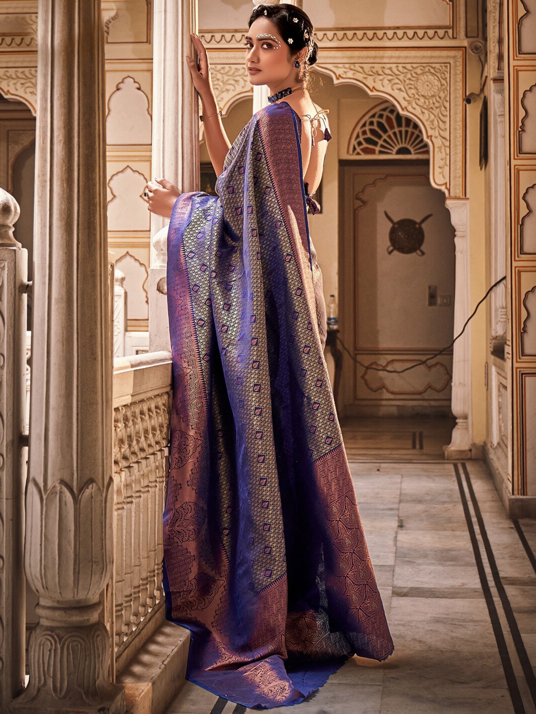 

KARAGIRI Ethnic Motifs Woven Design Zari Kanjeevaram Saree, Blue