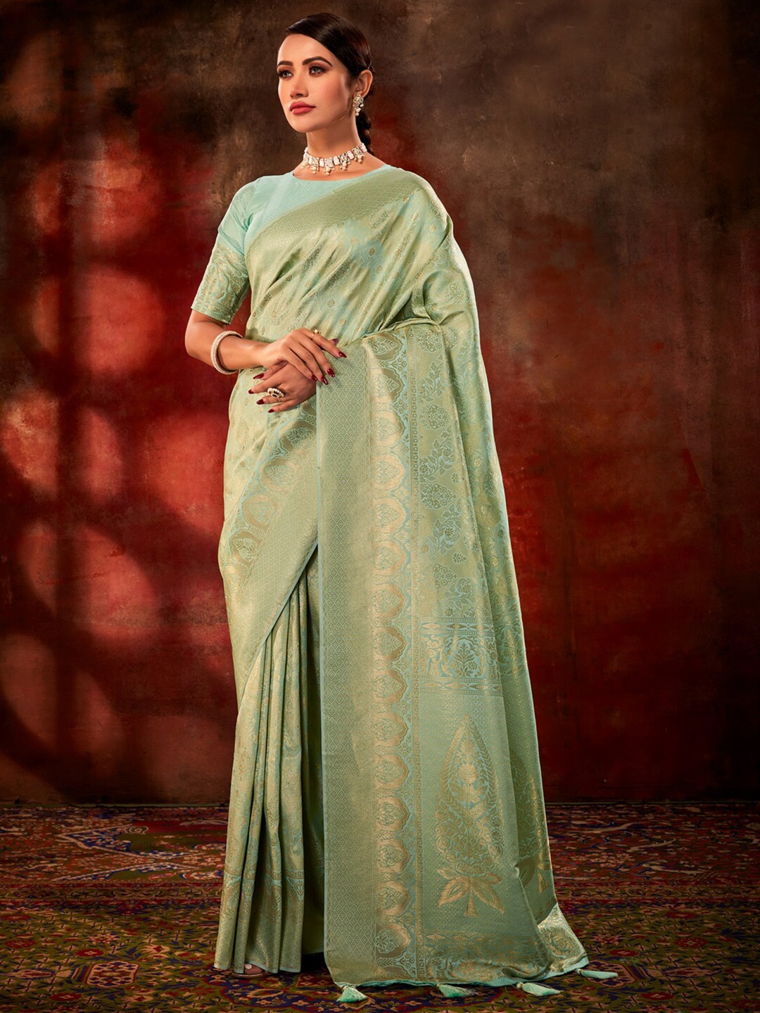 

KARAGIRI Ethnic Motifs Woven Design Zari Kanjeevaram Saree, Green