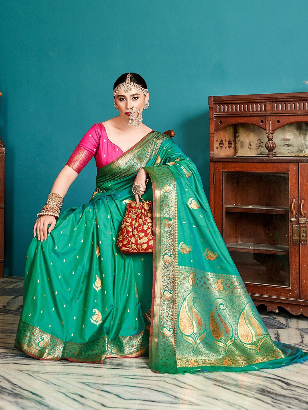 

KARAGIRI Ethnic Motifs Woven Design Zari Banarasi Saree, Green