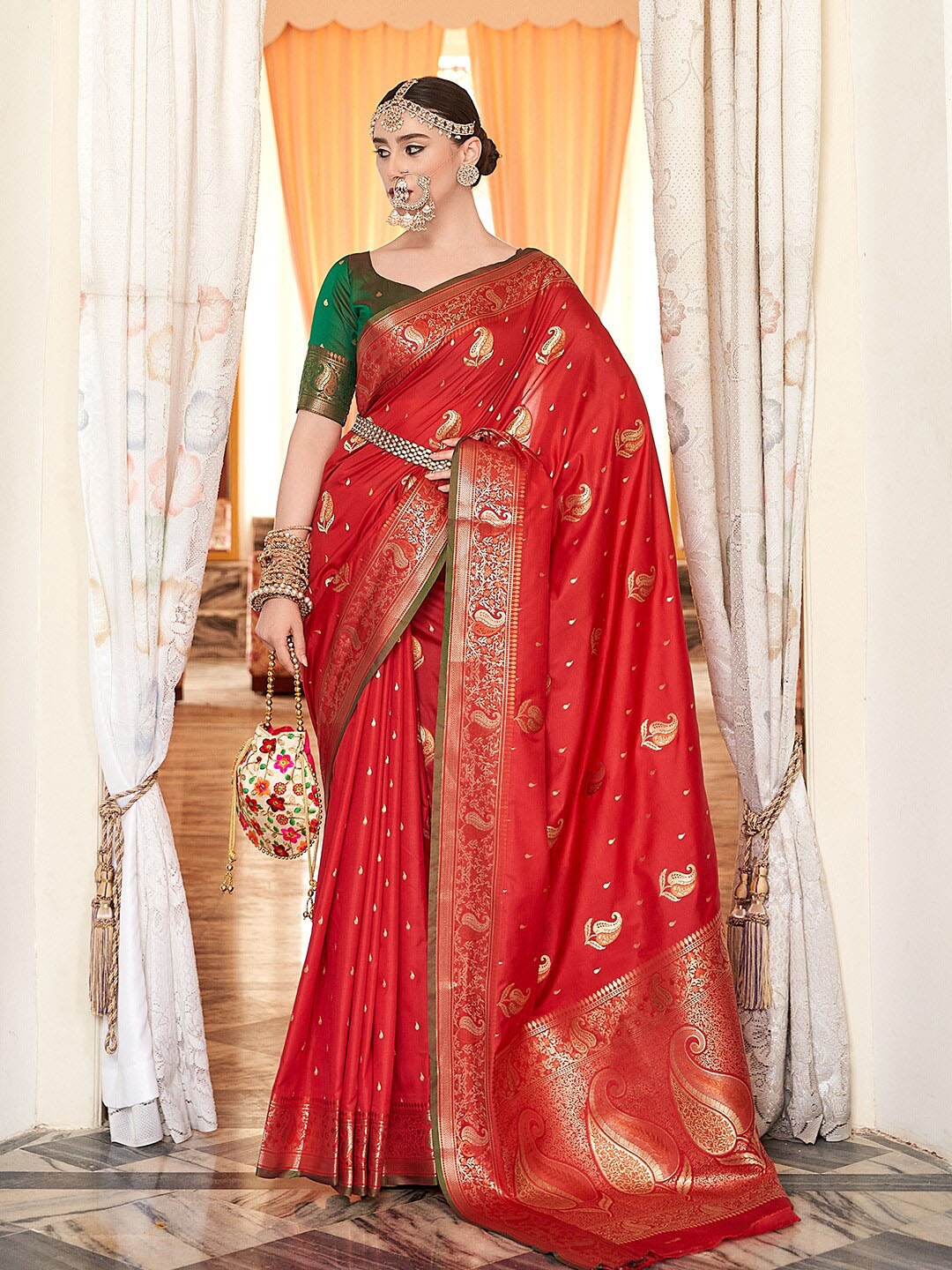 

KARAGIRI Ethnic Motifs Woven Design Zari Banarasi Saree, Red