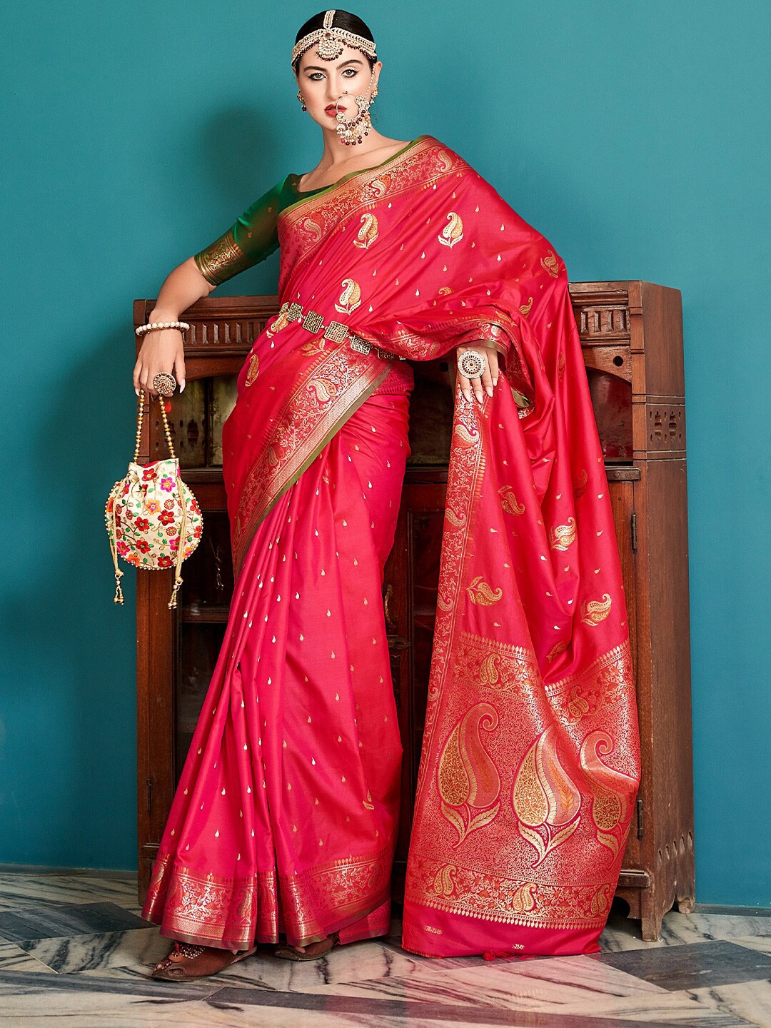 

KARAGIRI Woven Design Zari Banarasi Saree, Pink