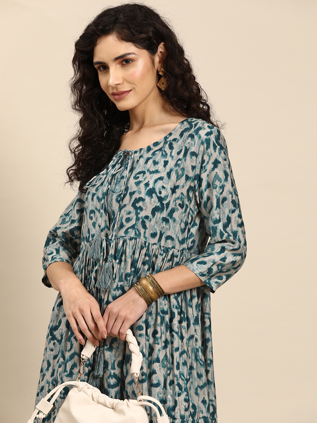 

Anouk Women Printed Tiered Kurta with Trousers, Teal