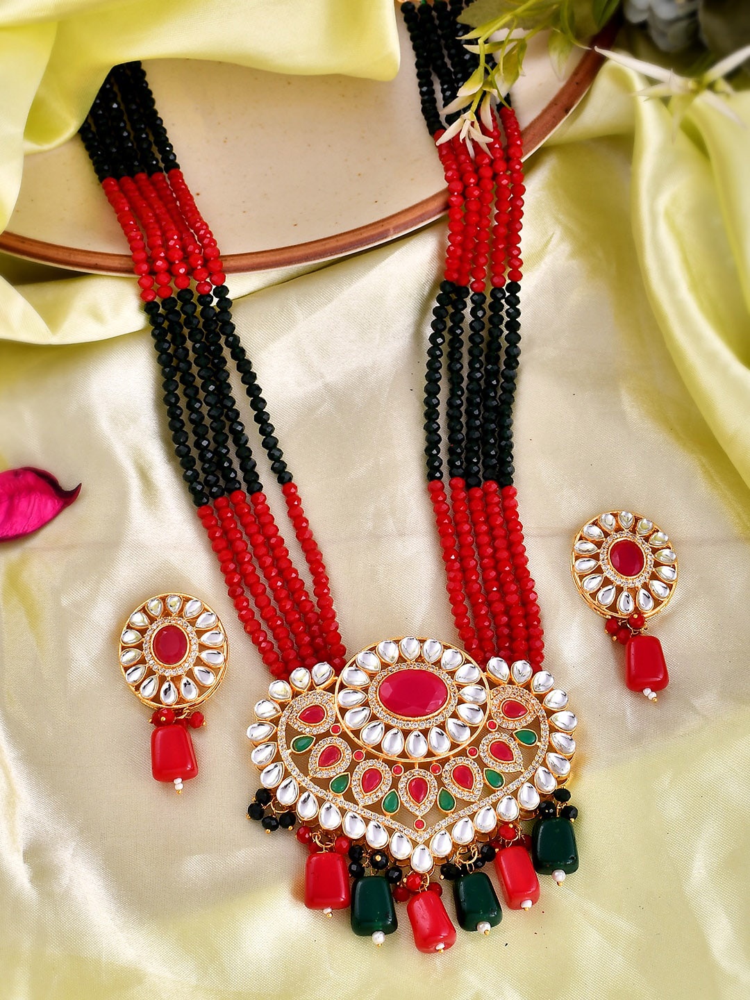 

Silvermerc Designs Gold-Plated Kundan-Studded & Beaded Jewellery Set