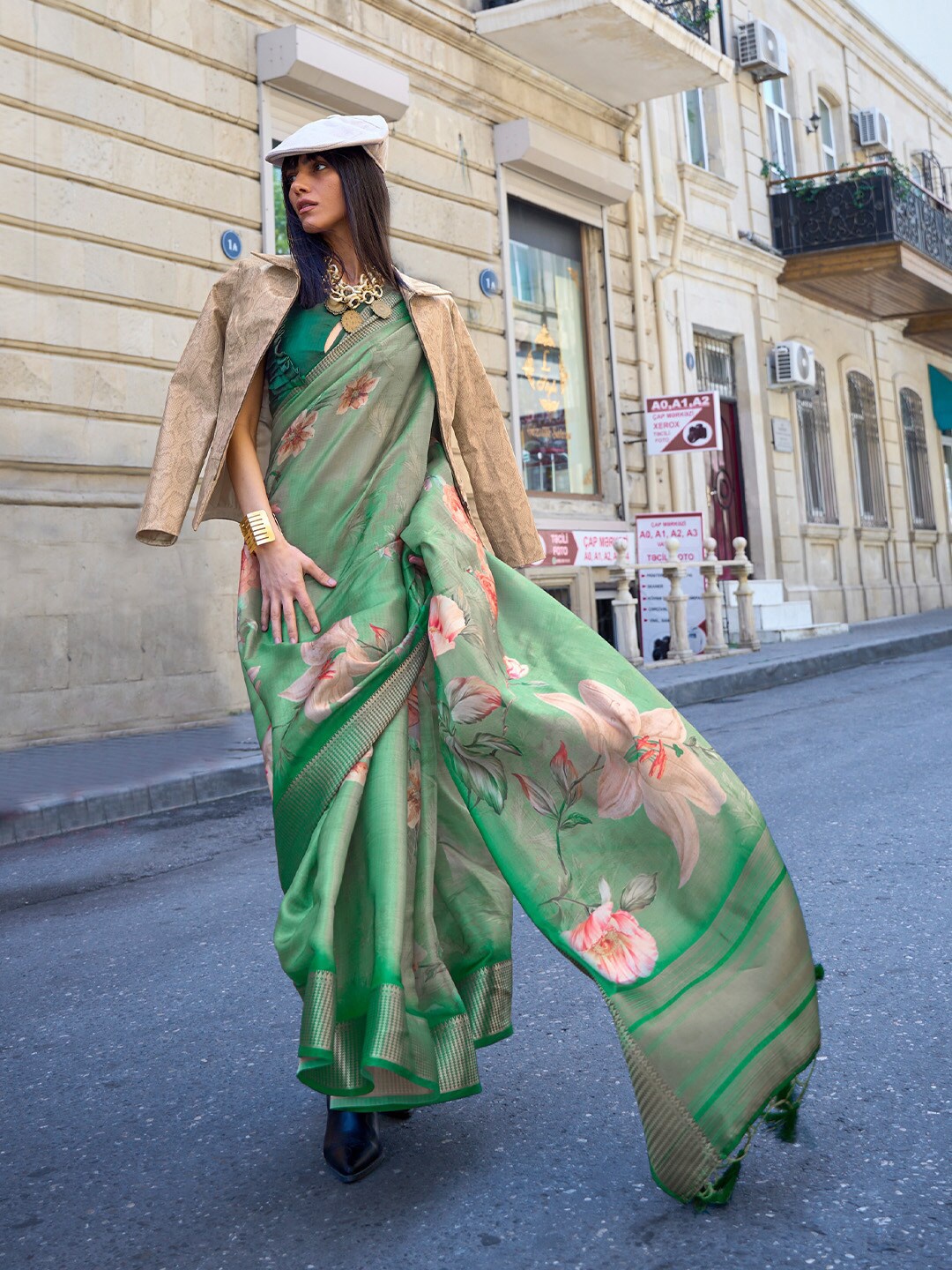 

KARAGIRI Floral Printed Zari Organza Saree, Green