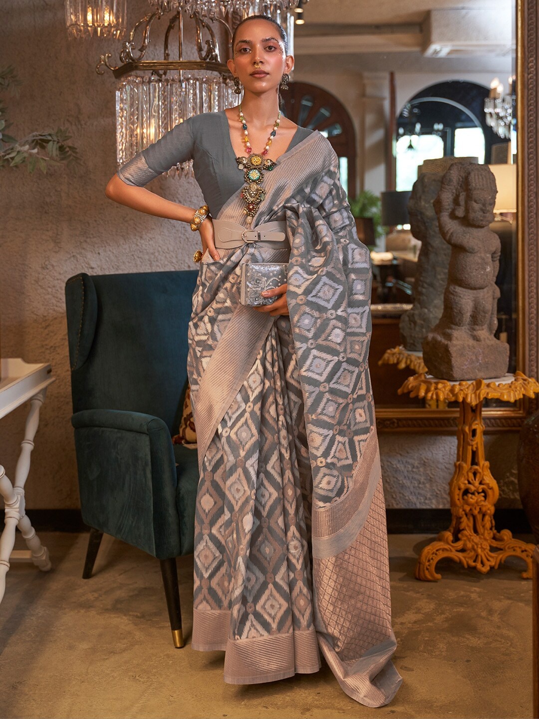 

KARAGIRI Ethnic Motifs Woven Design Zari Linen Blend Saree, Grey