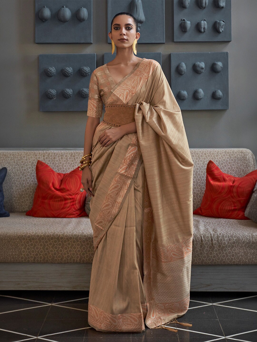 

KARAGIRI Zari Silk Blend Saree, Beige