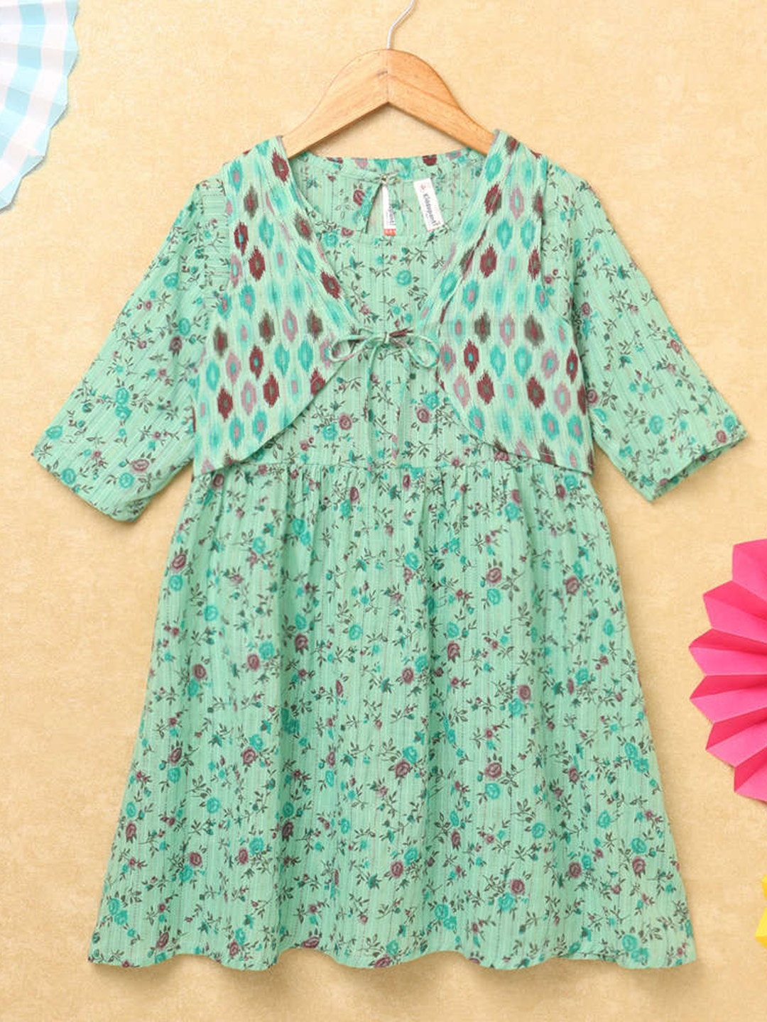 

KiddoPanti Girls Floral Printed Boat Neck Top & Crop Shrug Set, Green