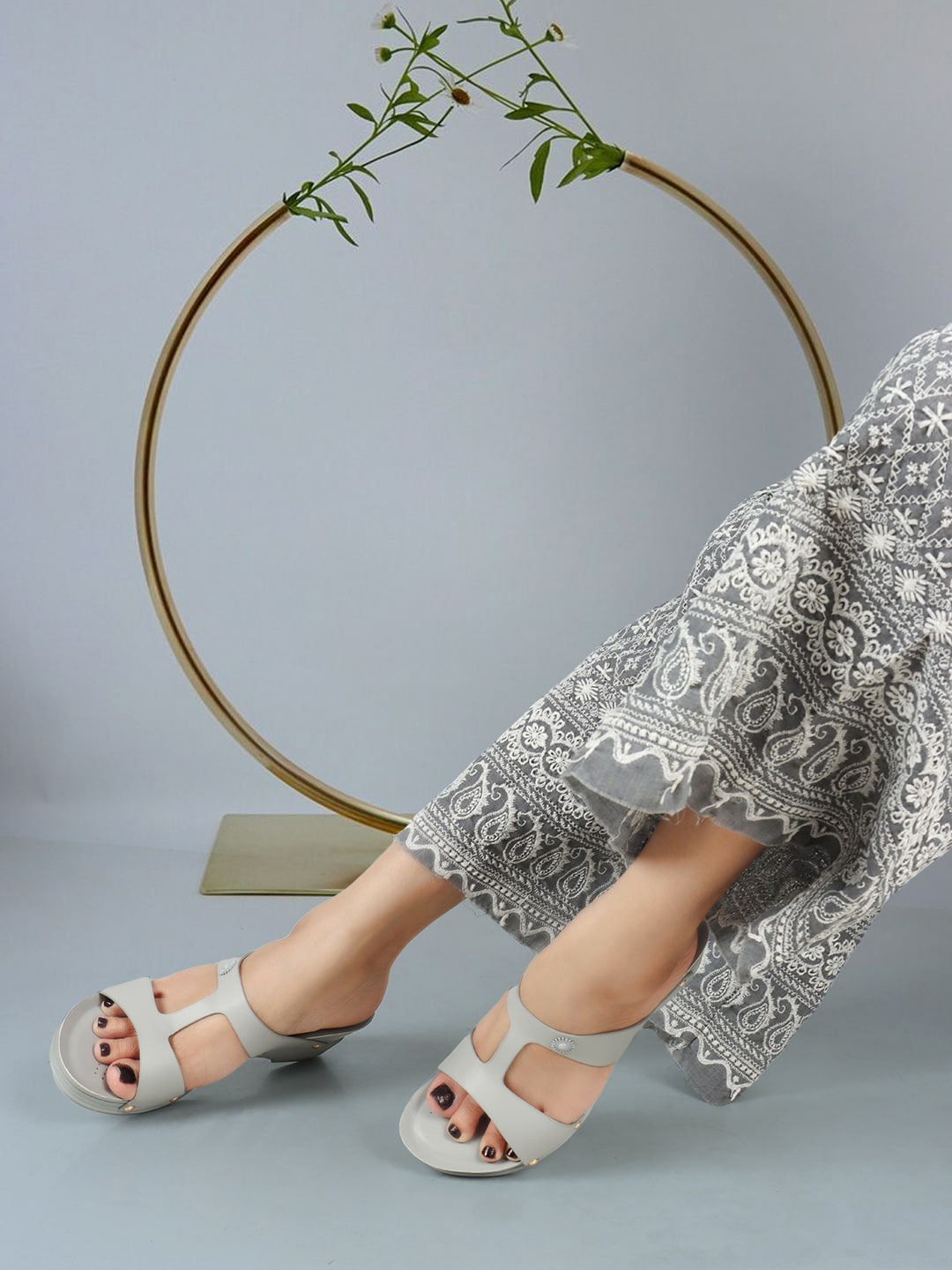 

ICONICS Studded Open Toe Platform Heels, Grey
