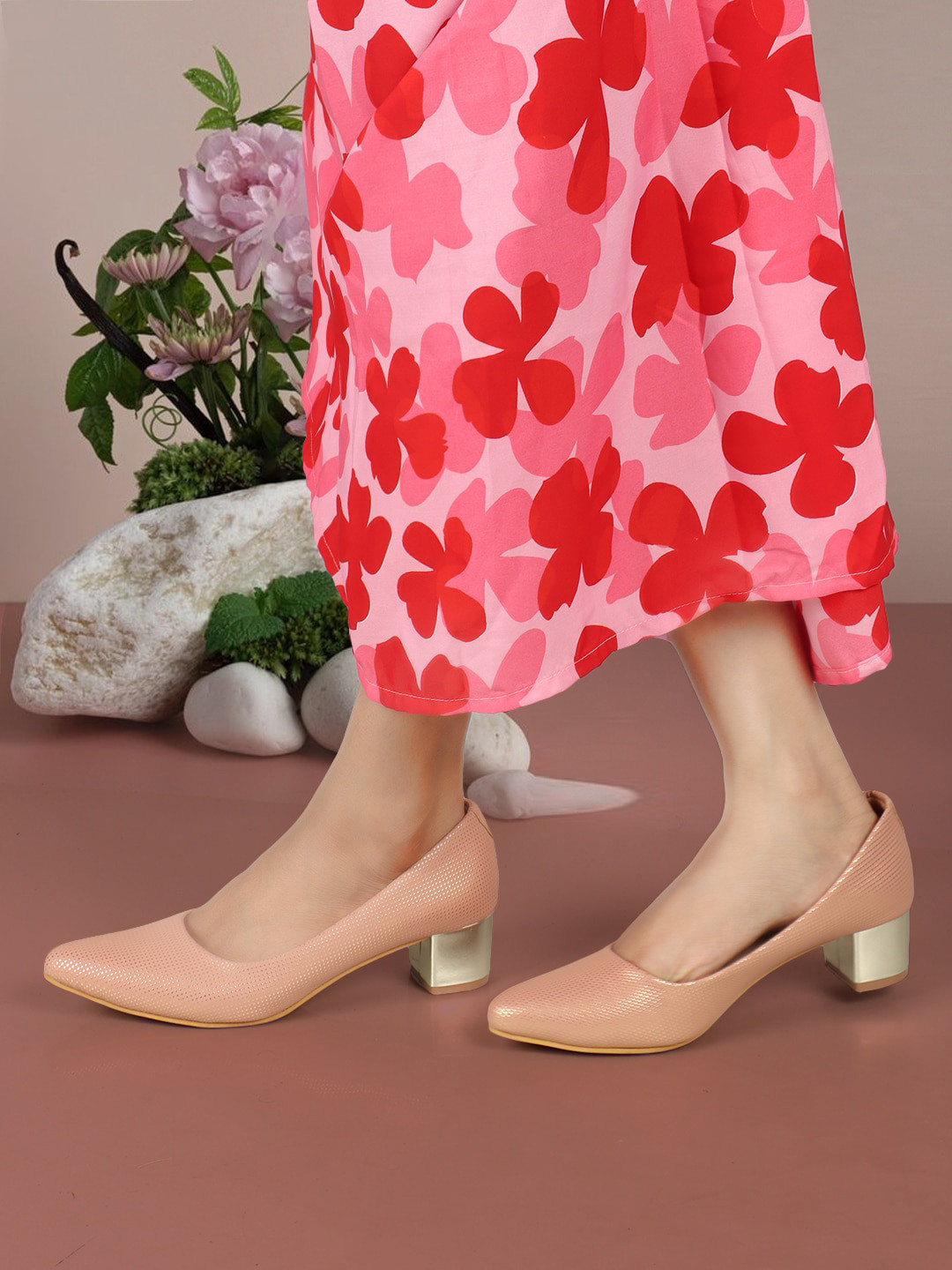 

ICONICS Pointed Toe Printed Block Pumps, Peach