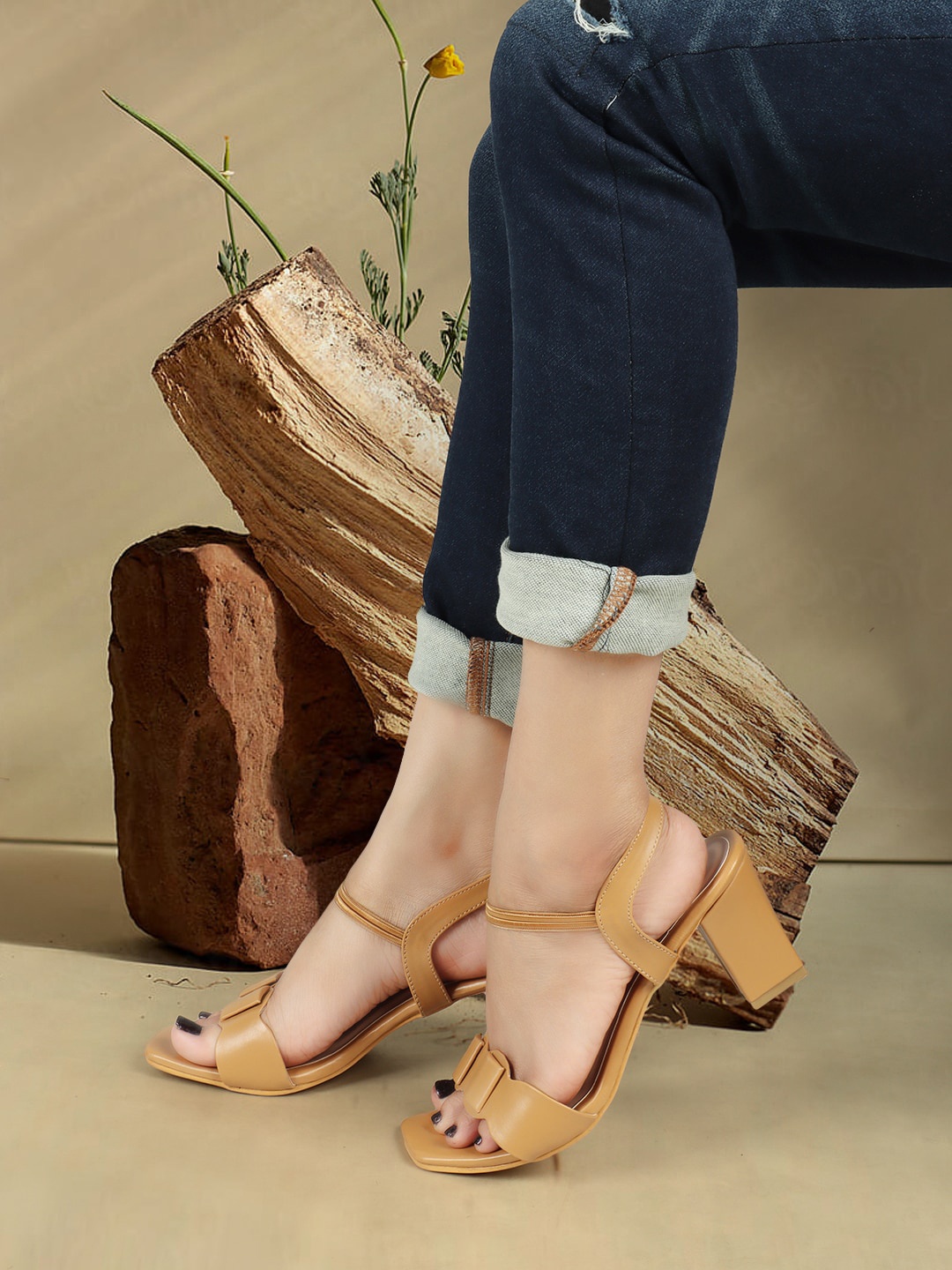 

ICONICS Open Toe Block Heels, Camel brown