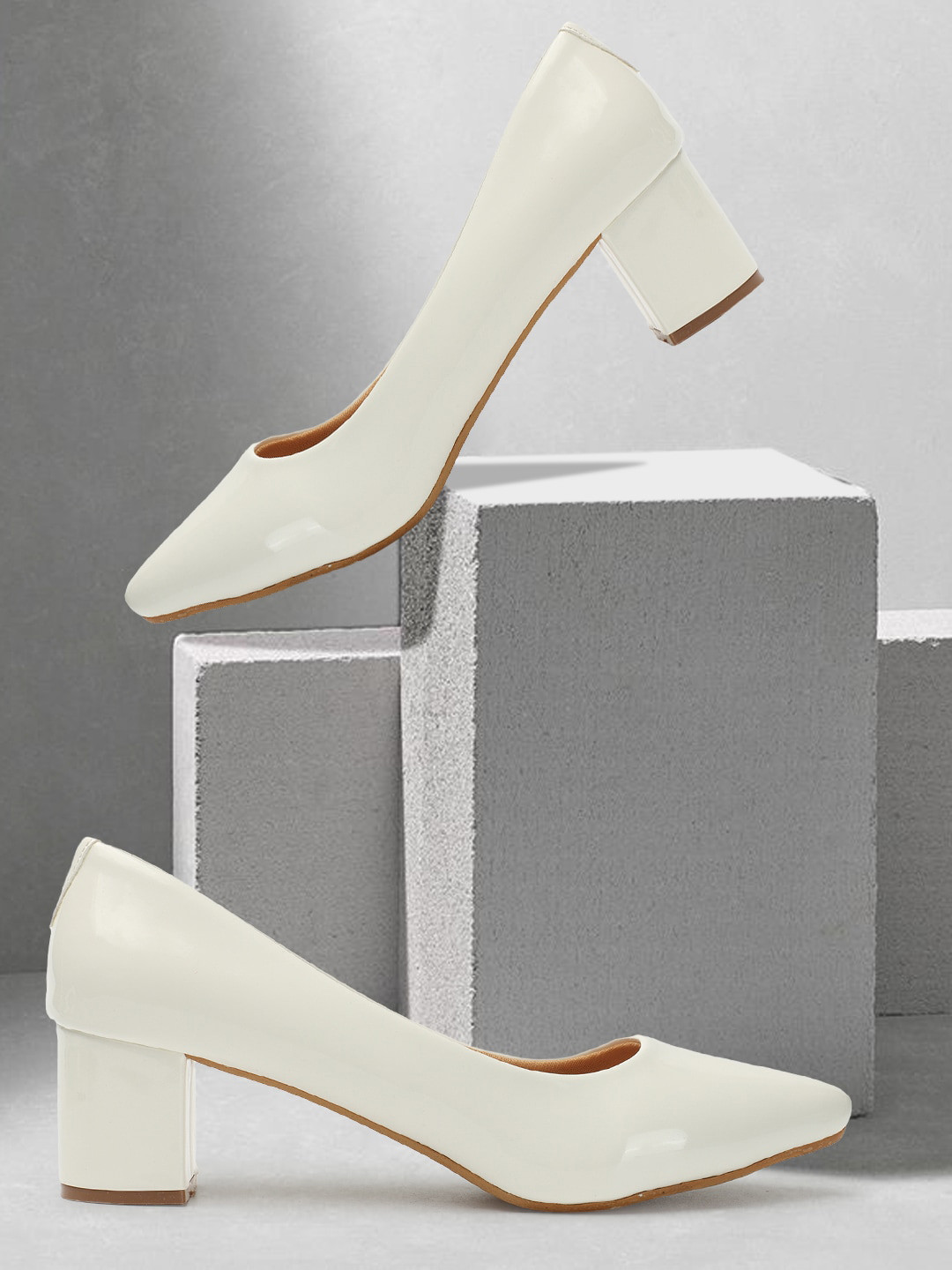 

ICONICS Pointed Toe Work Block Pumps, White