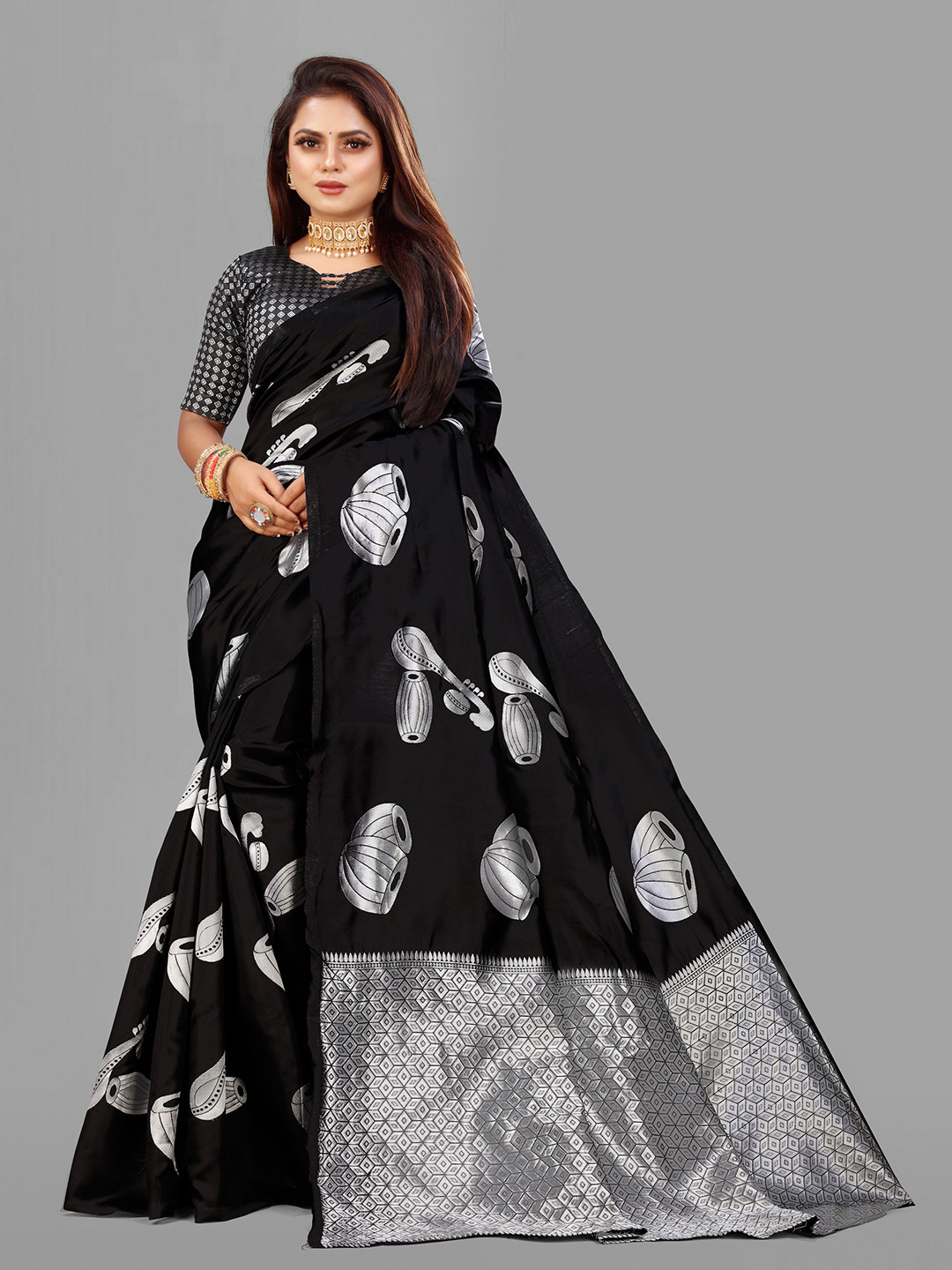 

eshami Ethnic Motifs Woven Design Zari Banarasi Saree, Black