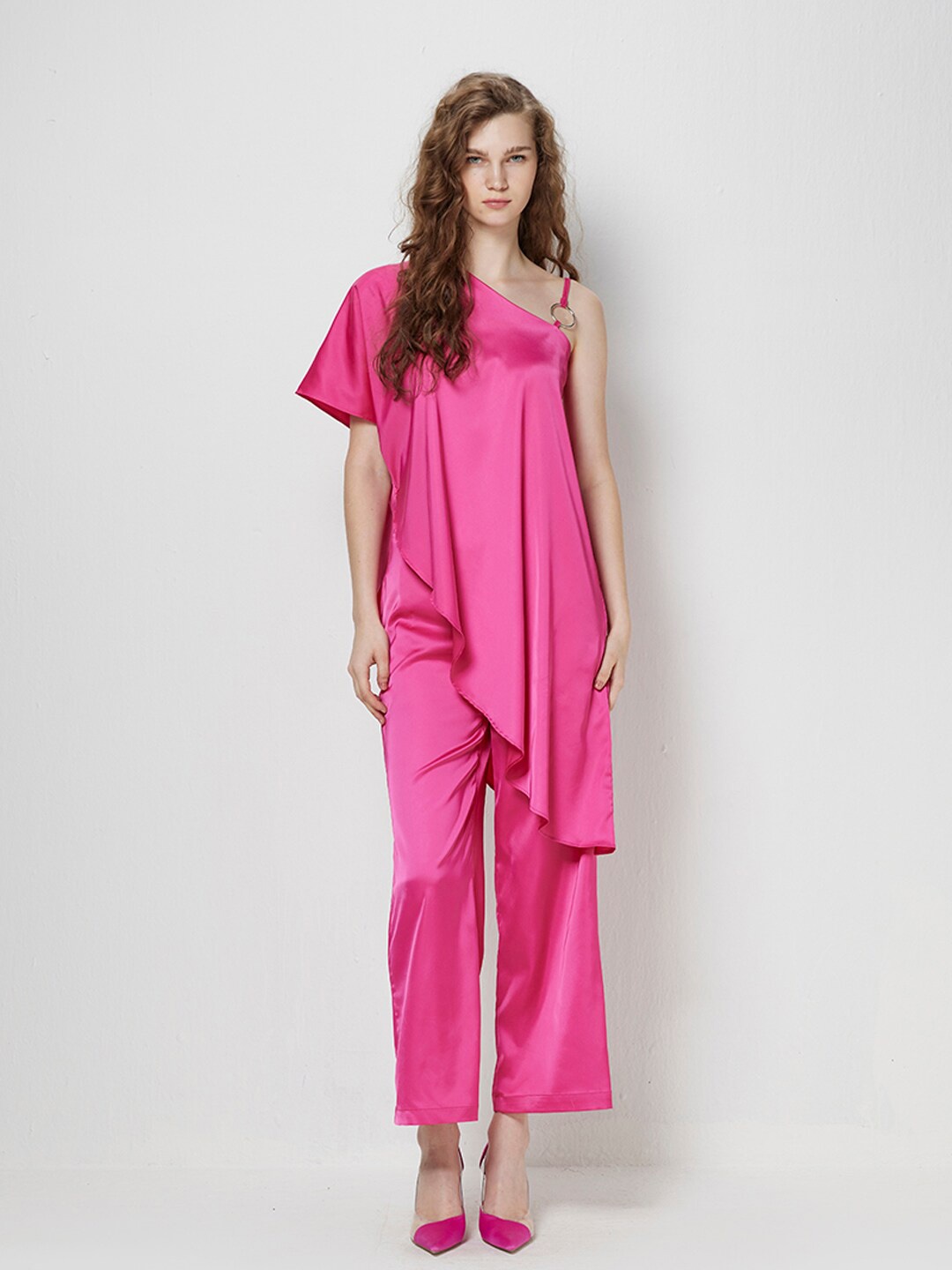 

COVER STORY Fuchsia Asymmetric Longline Top