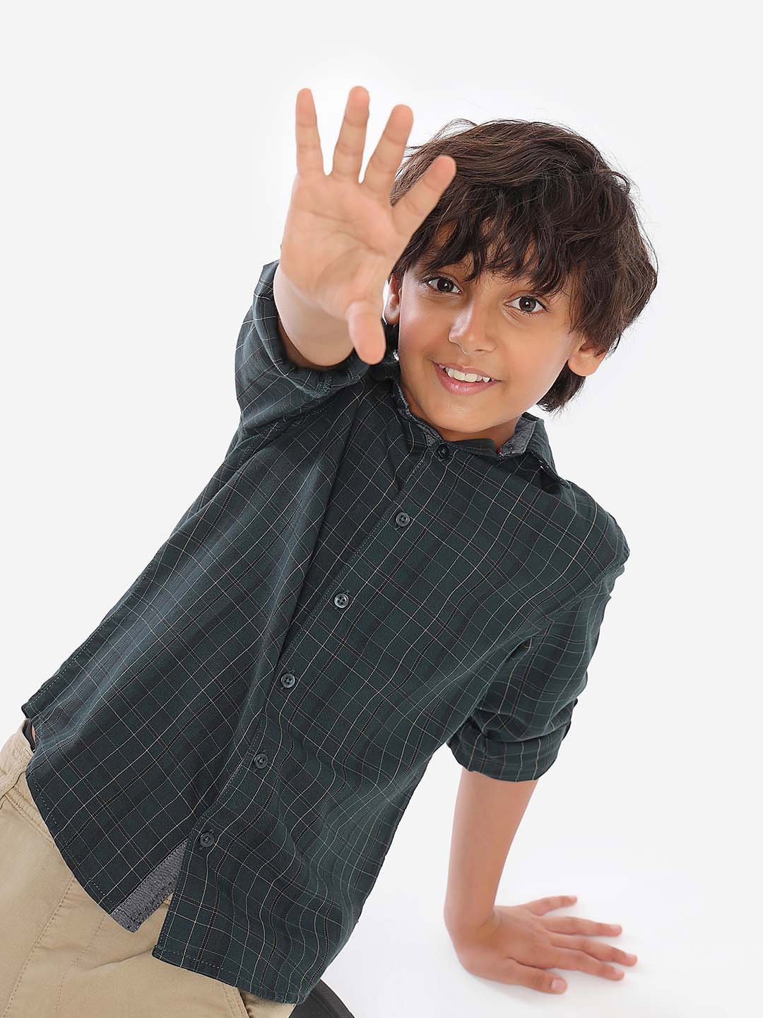 

BONKIDS Boys Spread Collar Roll-Up Sleeve Tartan Checks Opaque Cotton Casual Shirt, Charcoal