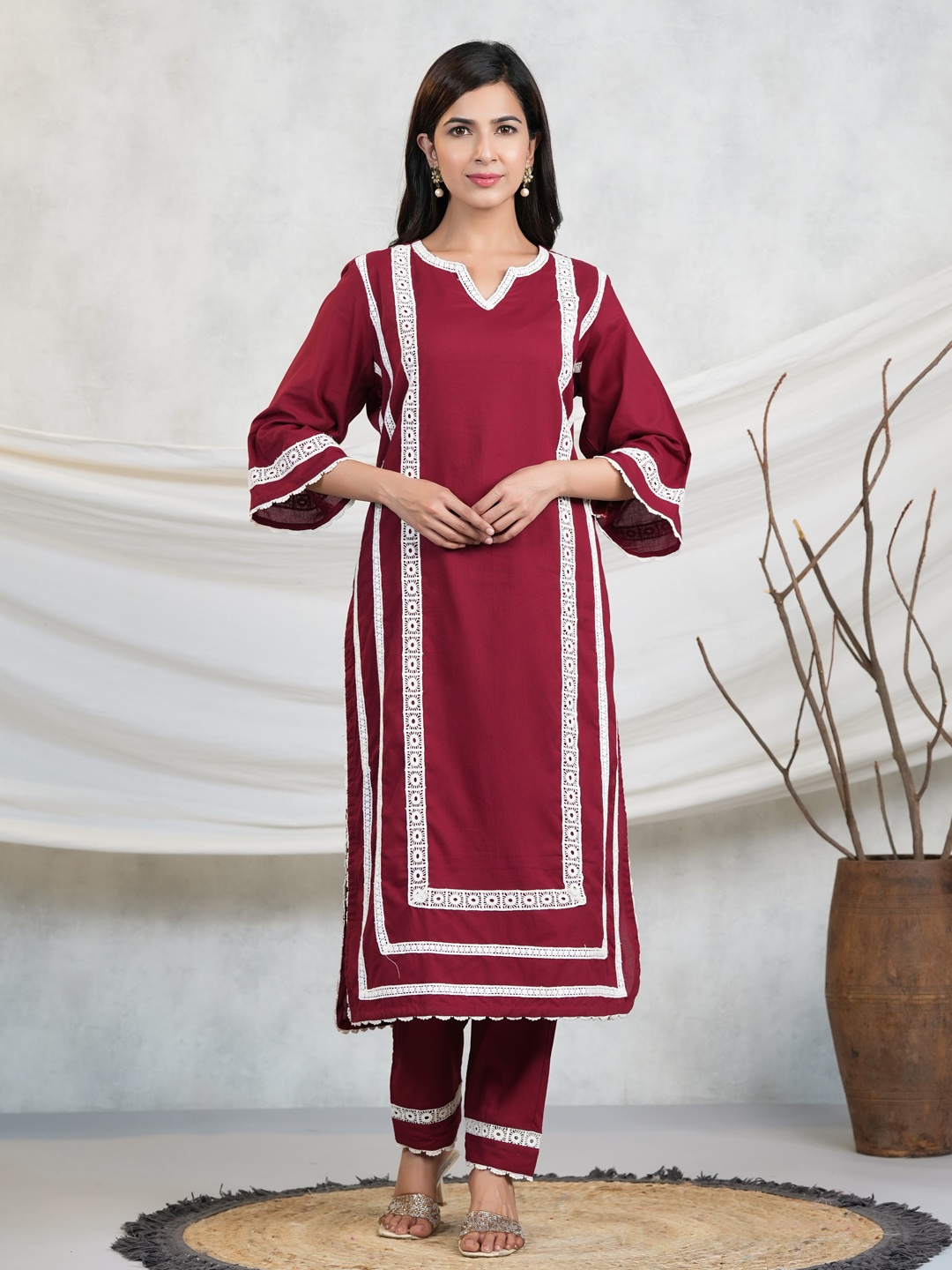 

Adveta Mandarin Collar Regular Sleeves Cotton Kurta, Maroon