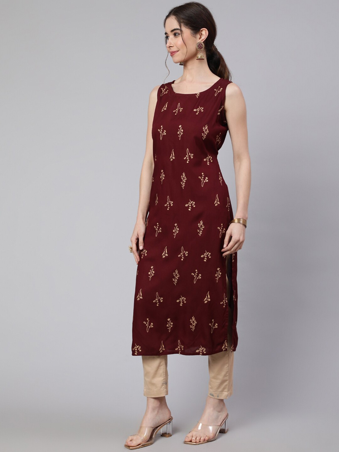 

SAK JAIPUR Floral Printed Sleeveless Straight Kurta, Maroon