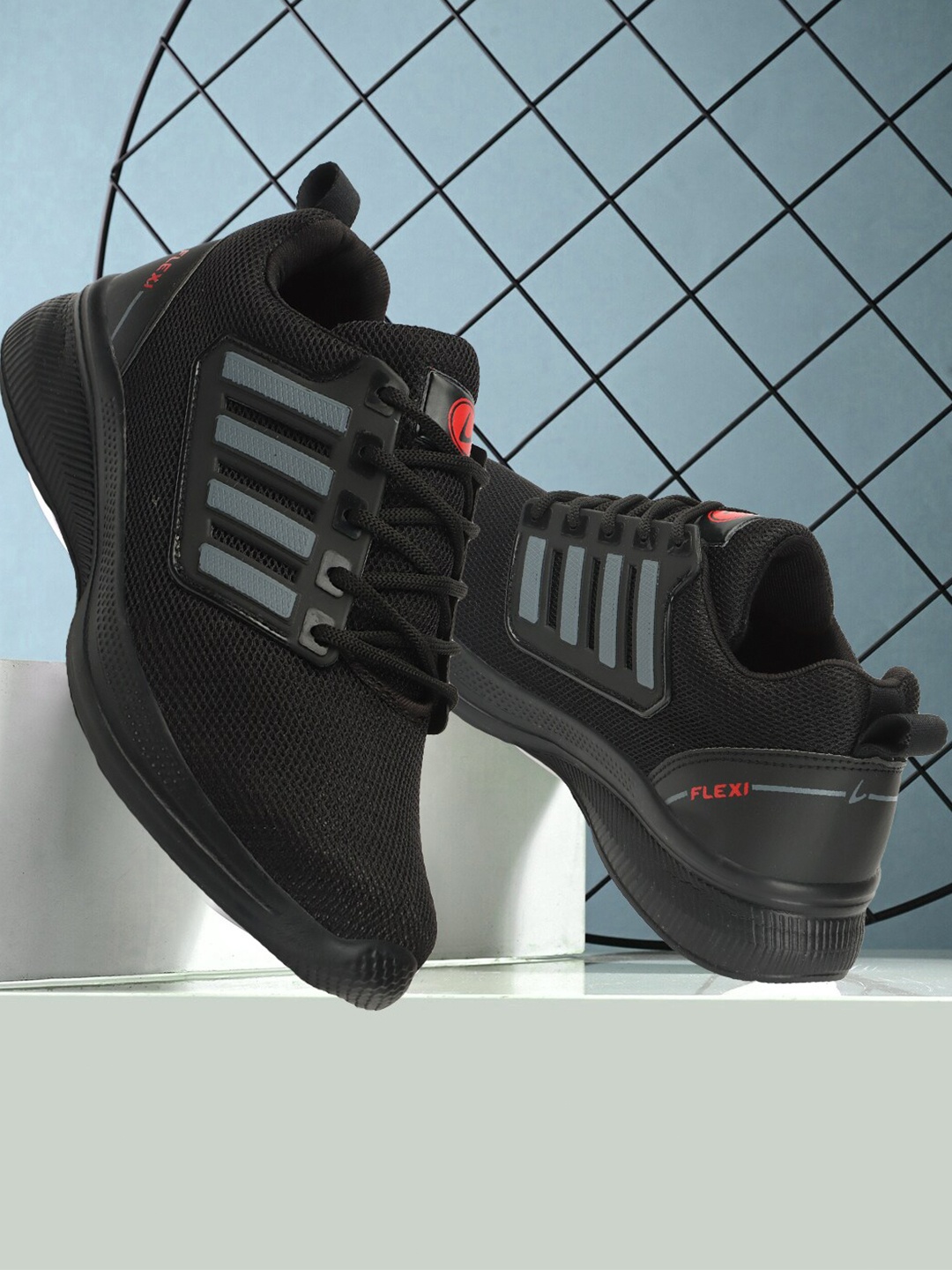 

CLYMB Men Lace-Up Running Shoes, Black
