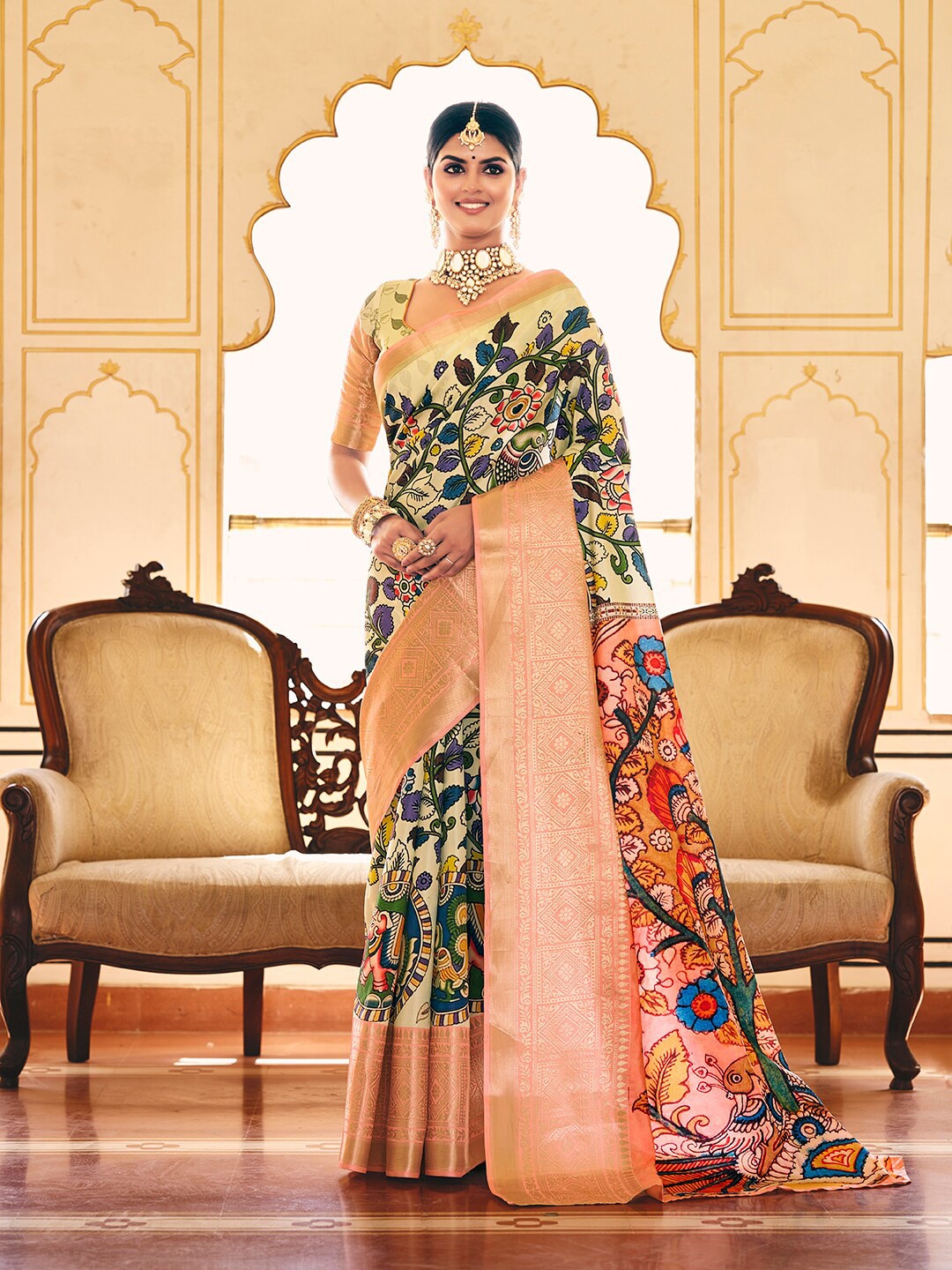 

Mitera Kalamkari Zari Silk Blend Banarasi Saree With Blouse Piece, Cream
