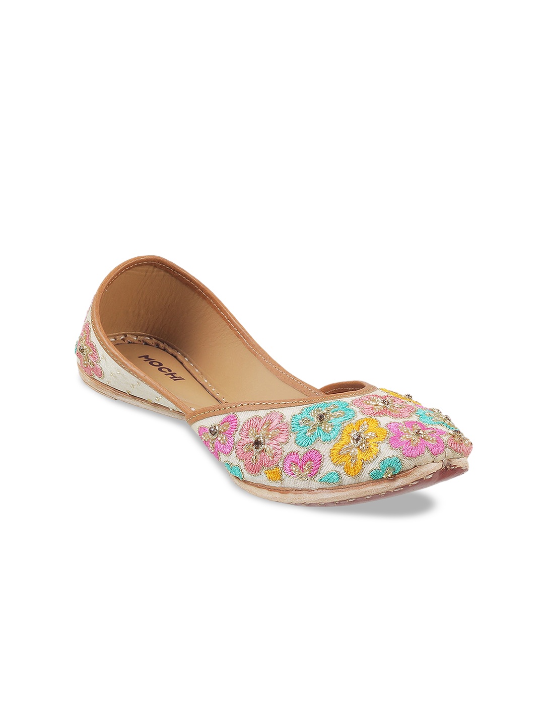 

Mochi Ethnic Square Toe Embroidered Mojaris, White