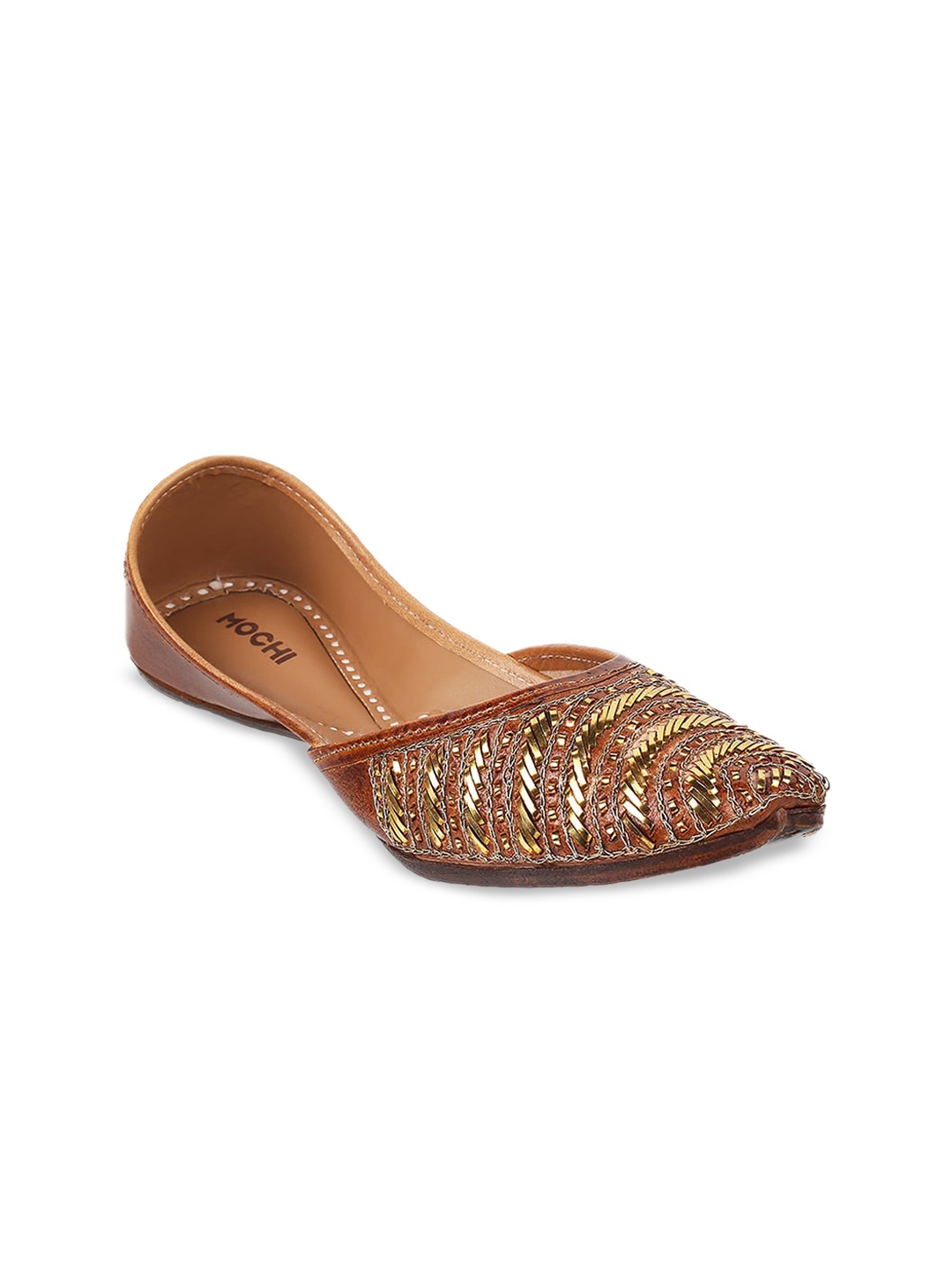 

Mochi Square Toe Ethnic Embroidered Mojaris, Gold