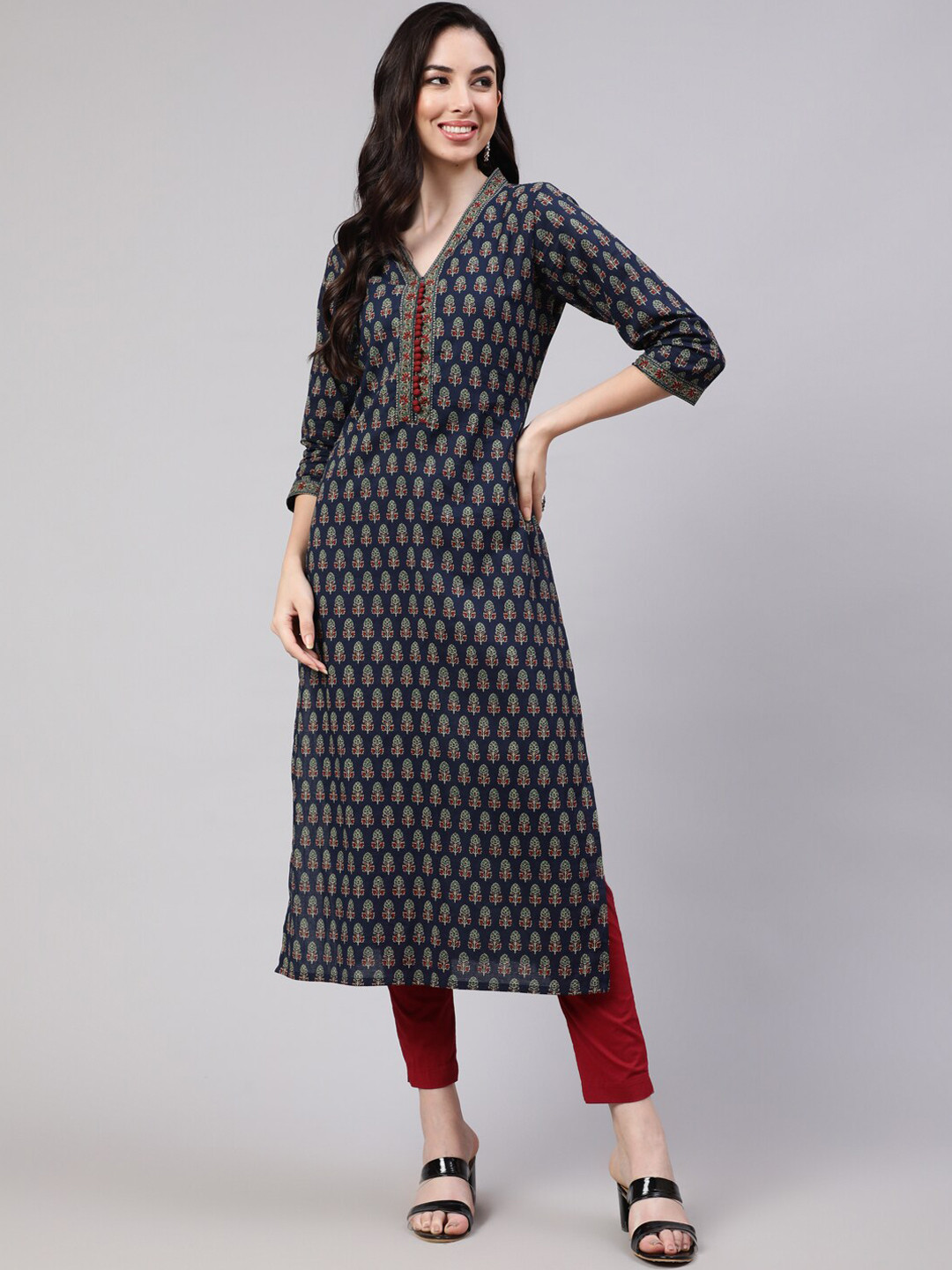 

Nayo Ethnic Motifs Printed V-Neck Pure Cotton Straight Kurta, Blue