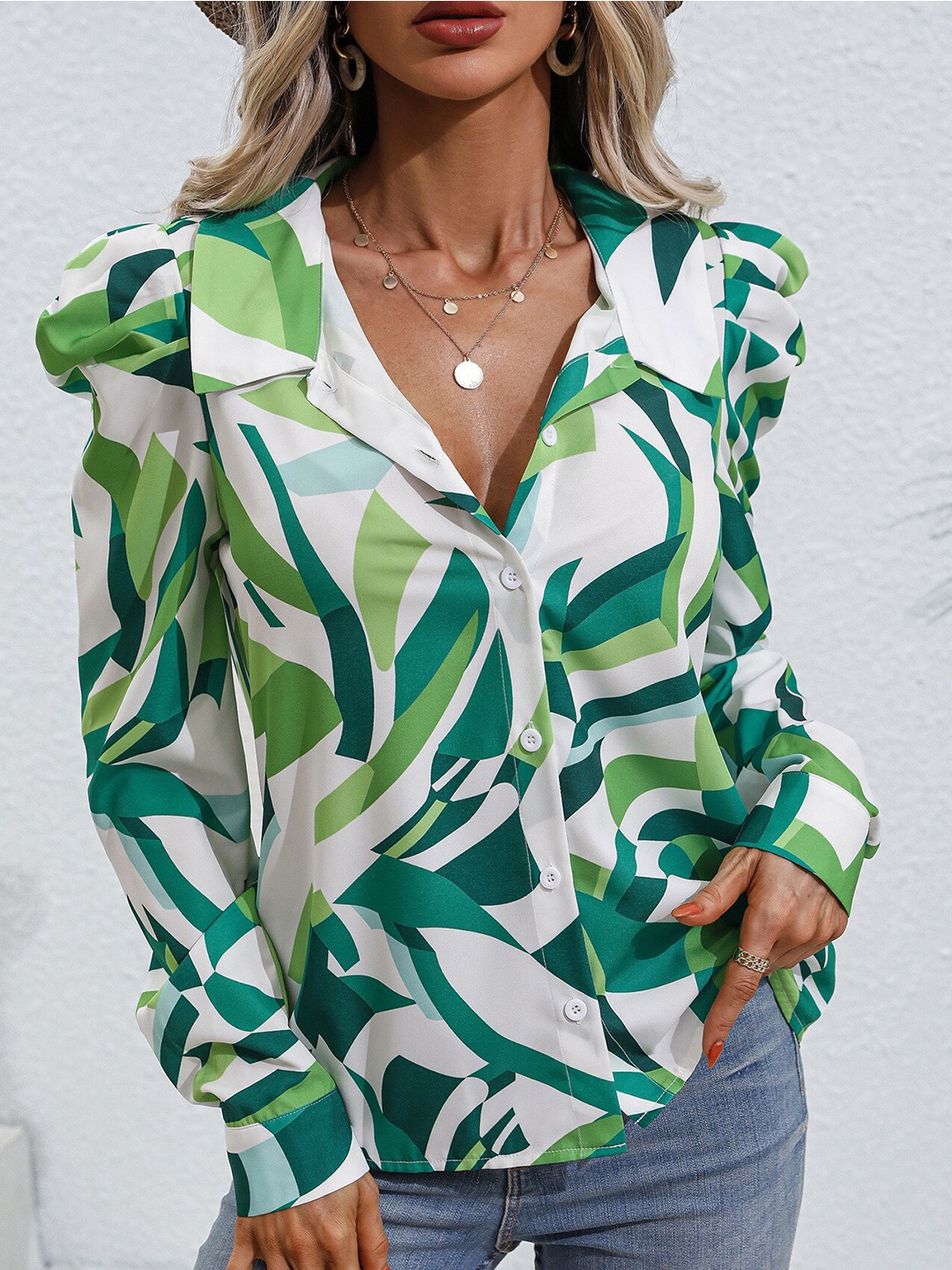 

StyleCast Green Abstract Printed Puff Sleeve Shirt Style Top