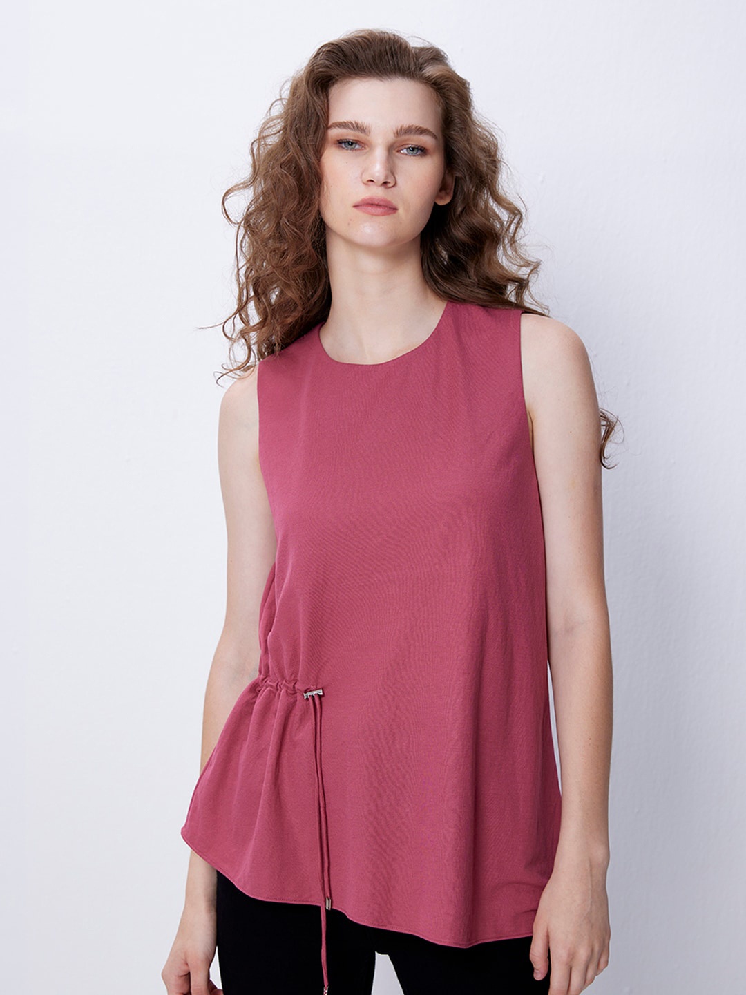 

COVER STORY Pink Round Neck Sleeveless Top
