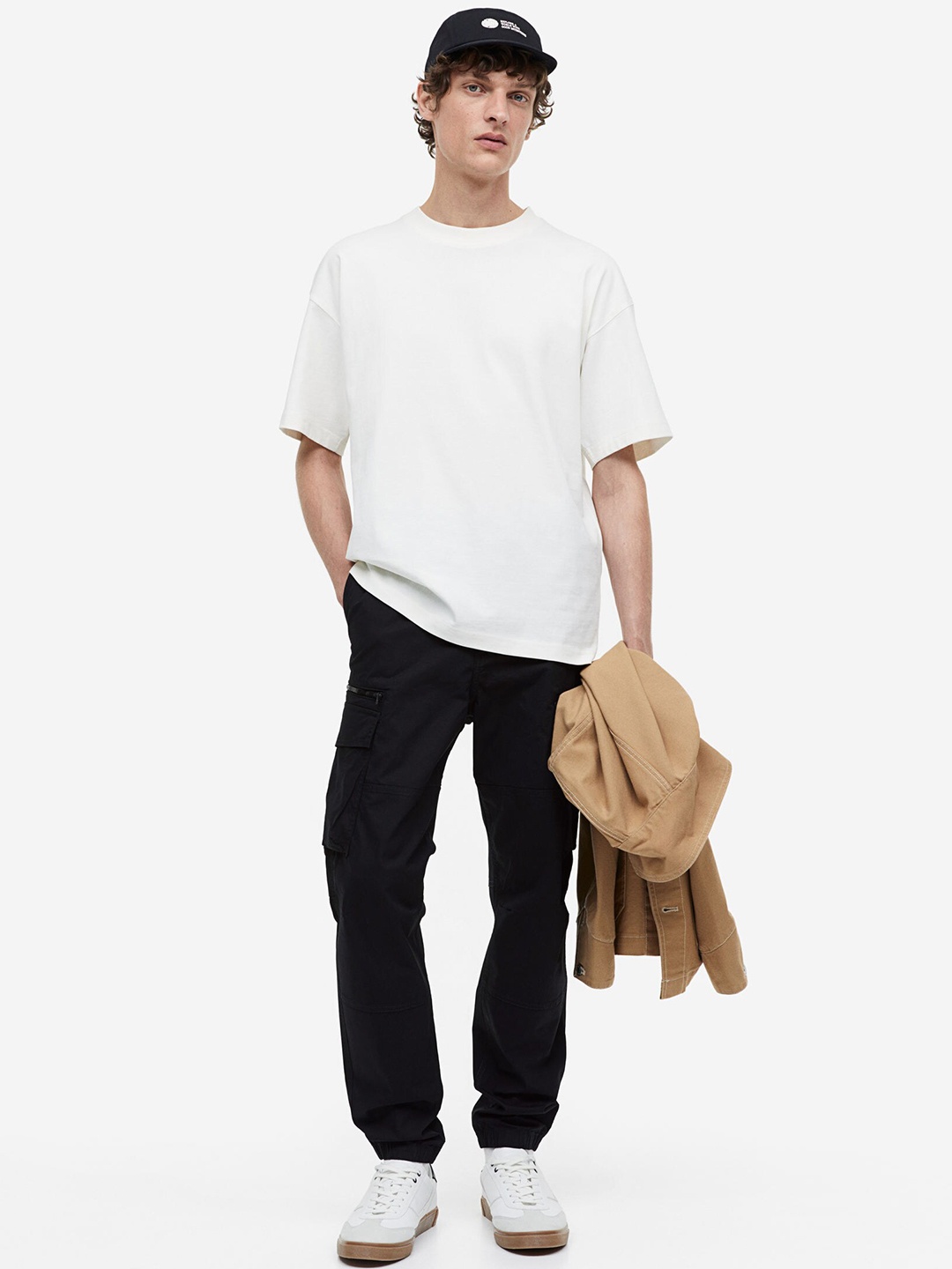 

H&M Men Regular Fit Ripstop Cargo Joggers, Black