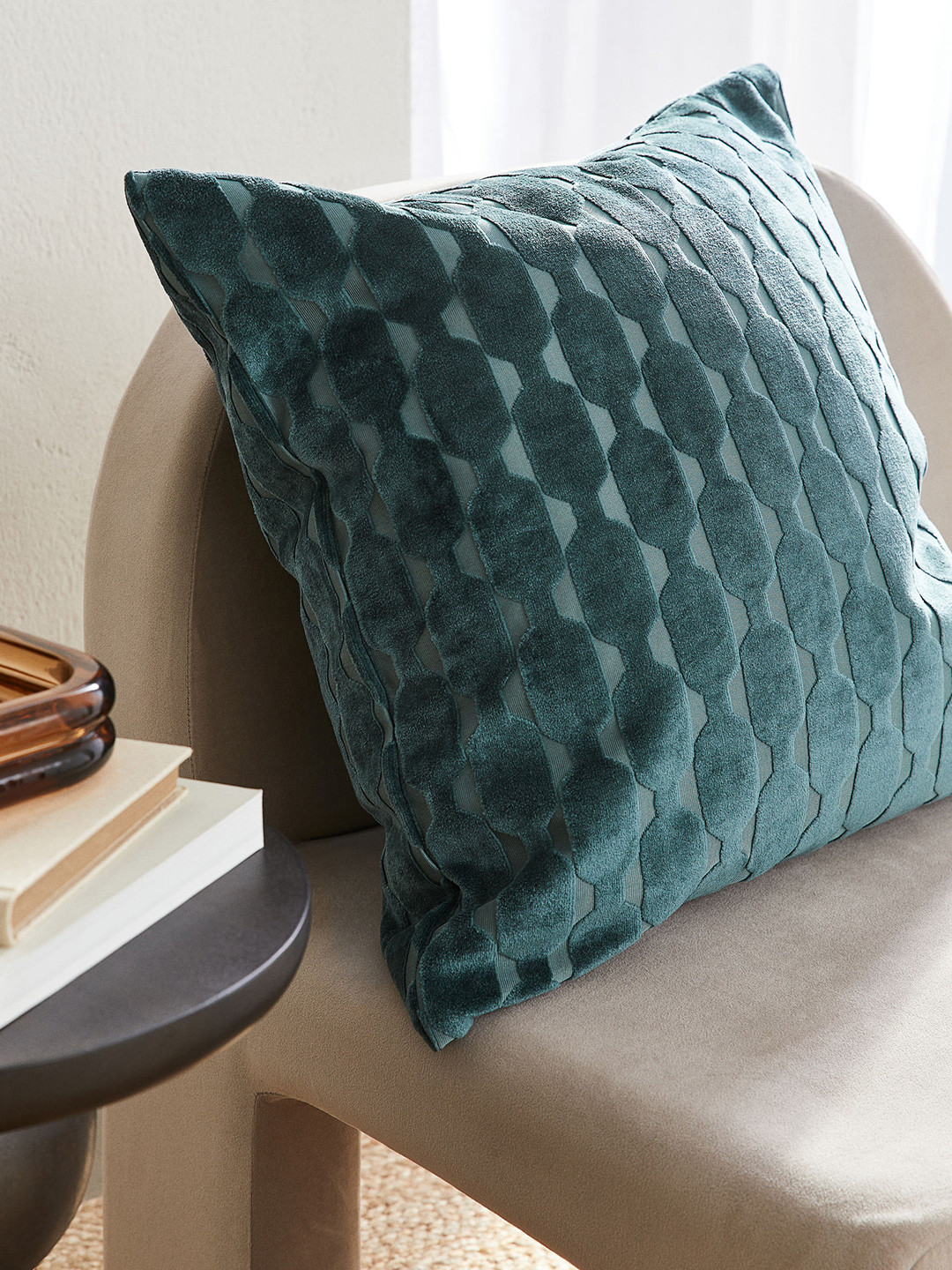 

H&M Green Patterned Cushion Cover